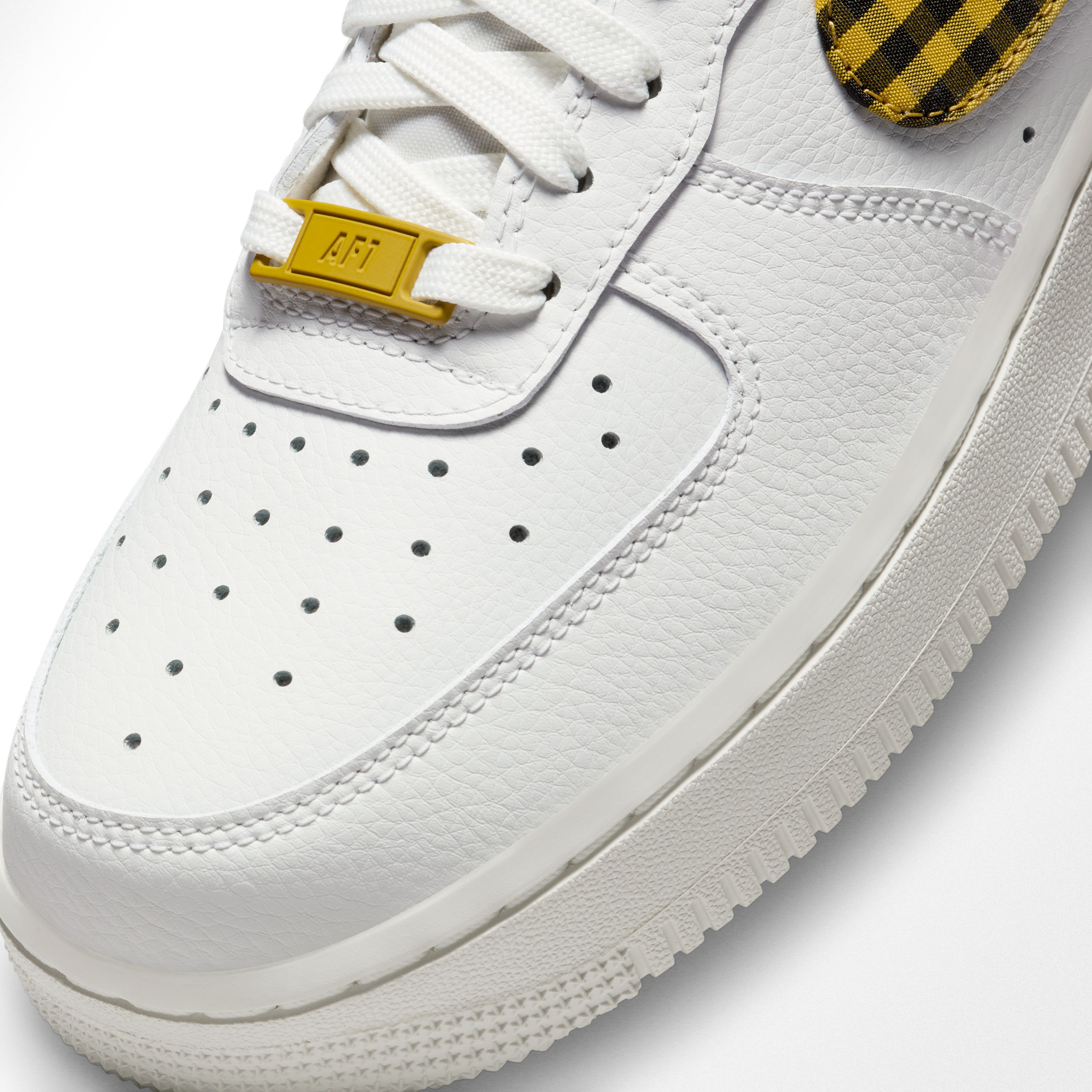 Nike Wmns Air Force 1 "07 Ess Trend Tenis blanco de mujer lifestyle