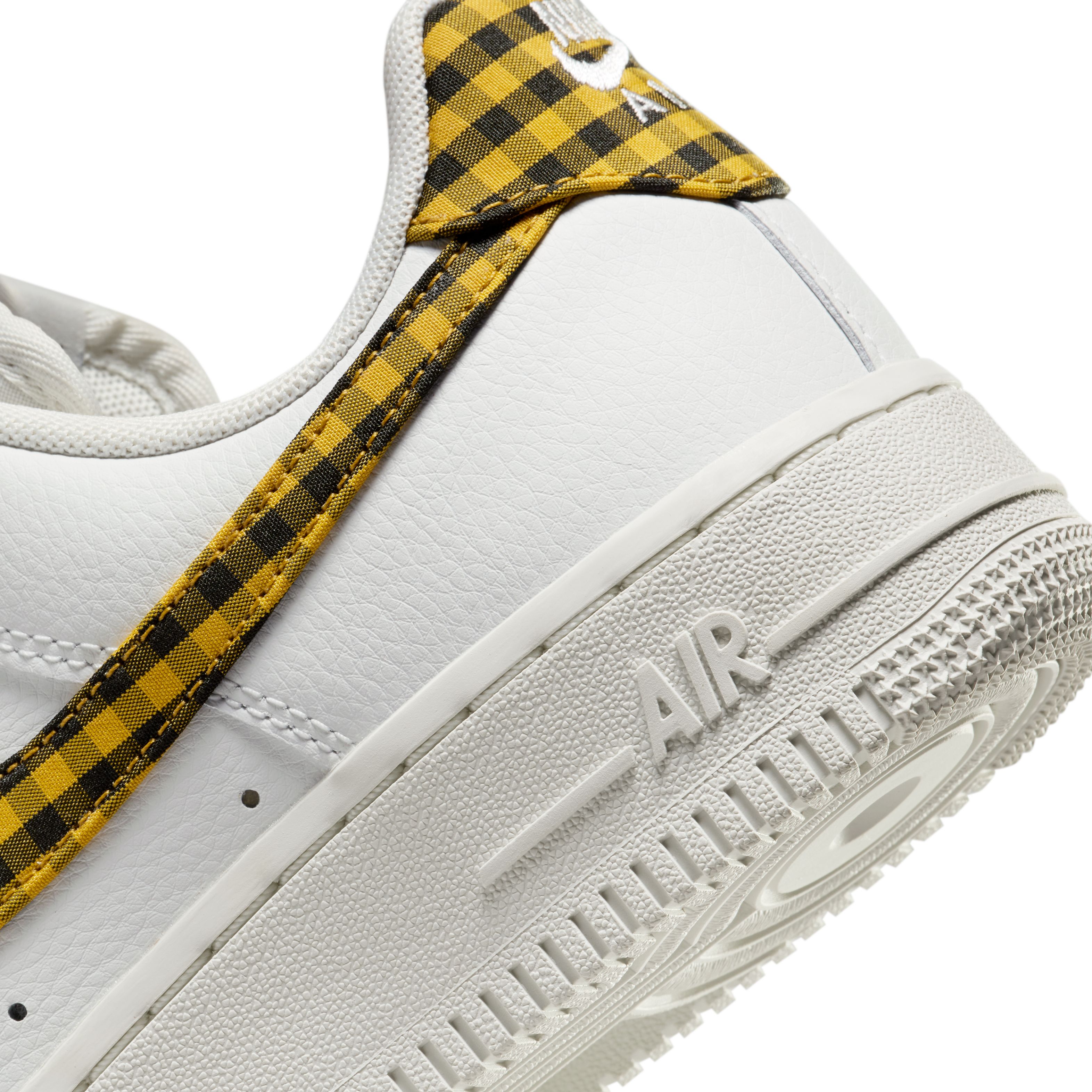 Nike Wmns Air Force 1 "07 Ess Trend Tenis blanco de mujer lifestyle