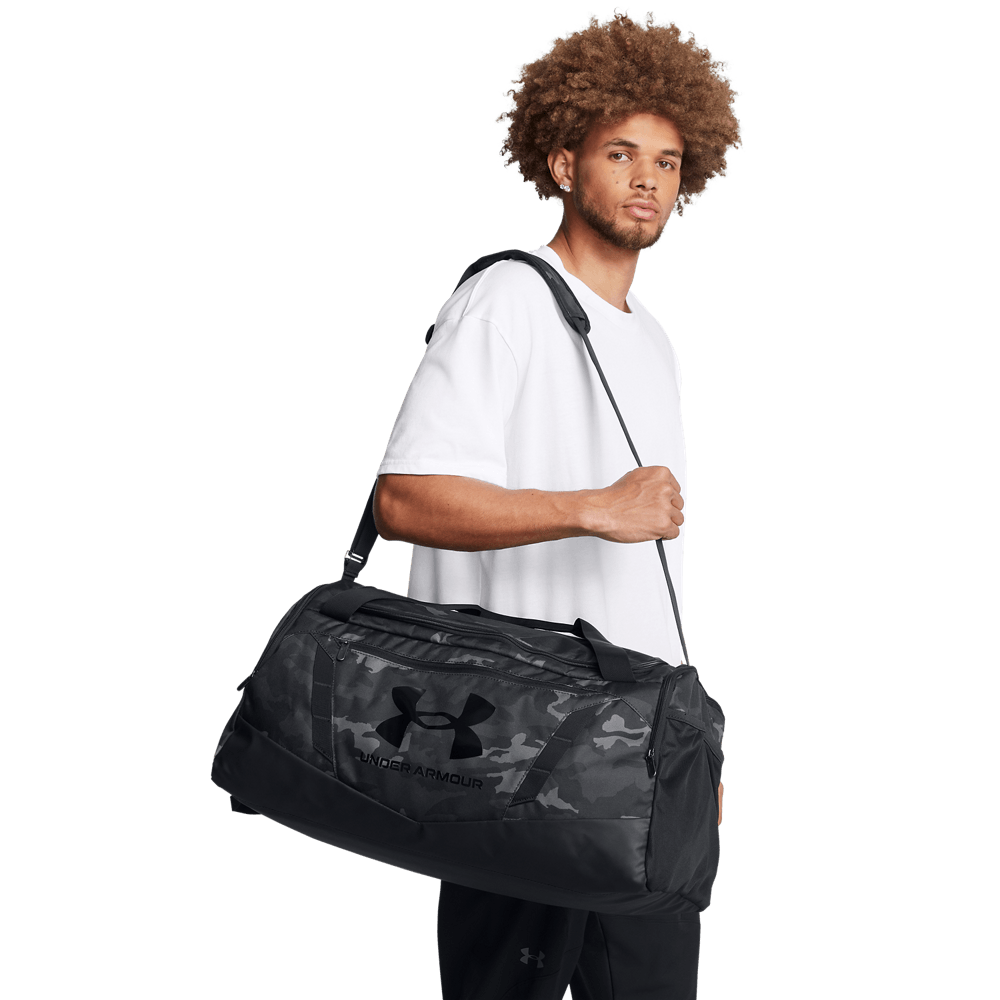 UA Undeniable 5.0 Duffle Md Maletín negro de hombre para entrenamiento