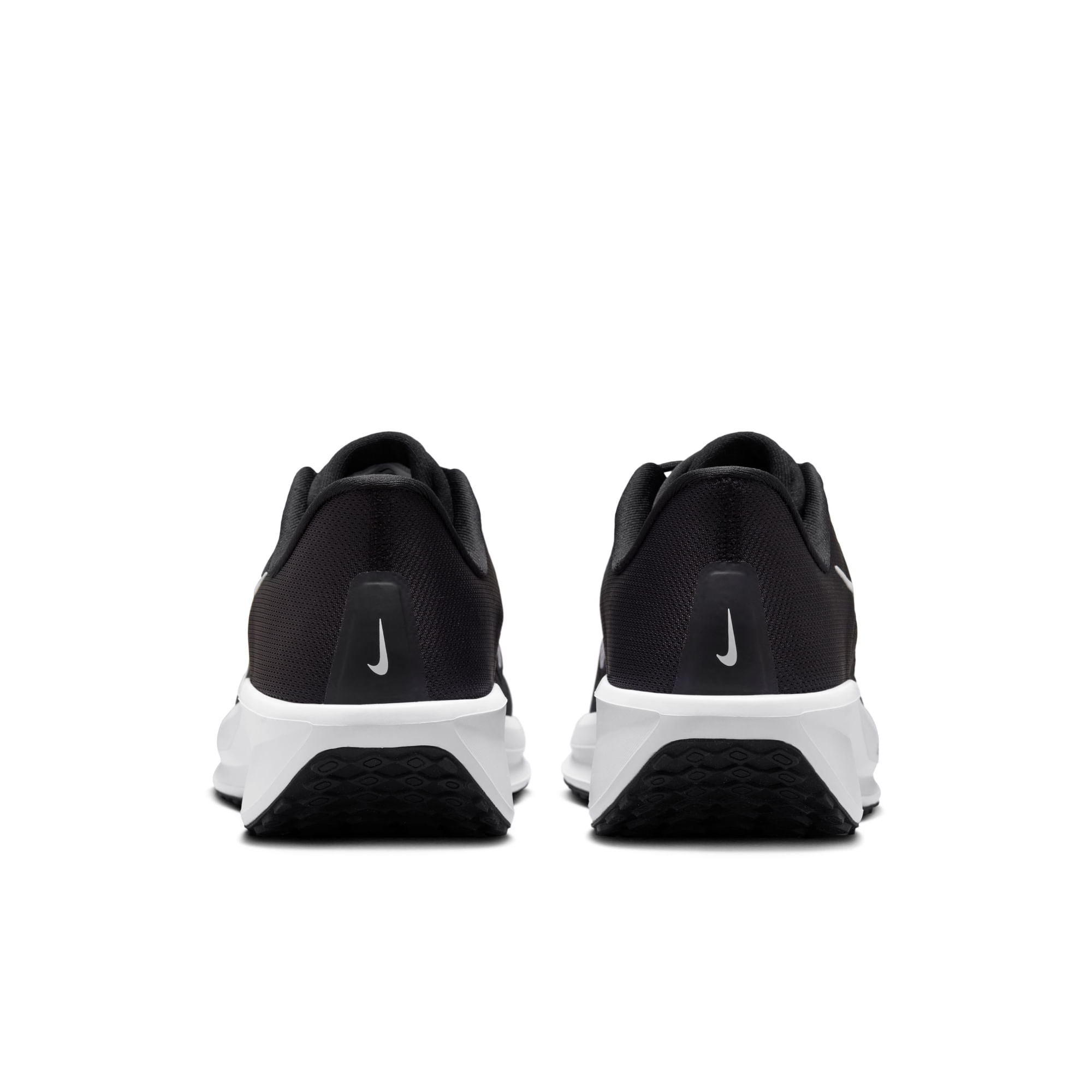 Nike Quest 6 Tenis negro de hombre para correr