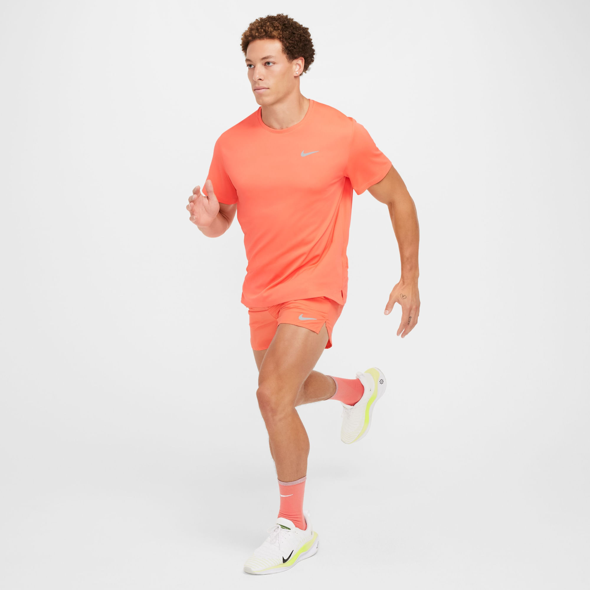 Nike M Nk Df Uv Miler Ss Camiseta Manga Corta rojo de hombre para correr