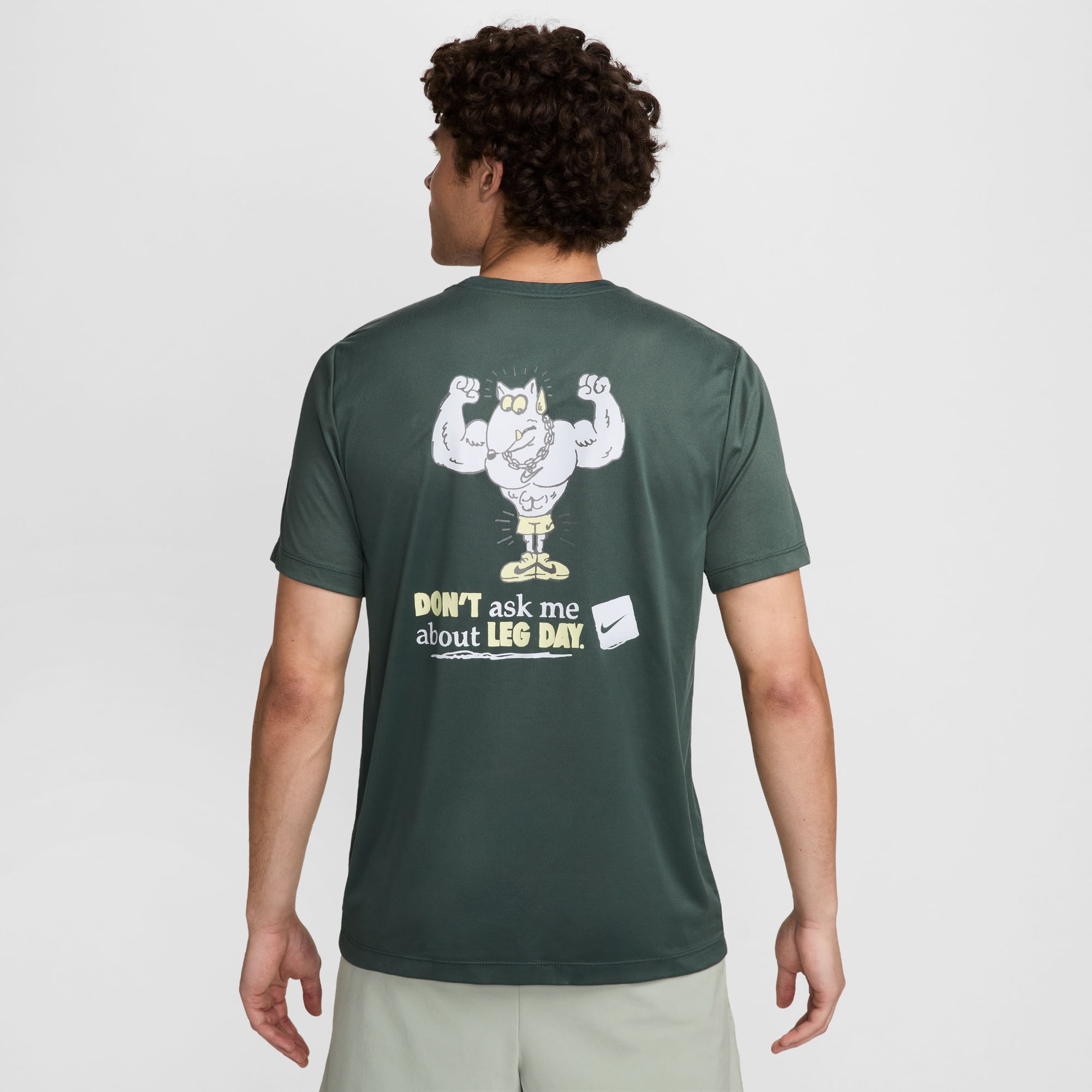 Nike M Nk Df Tee Rlgd Iykyk 2 Camiseta Manga Corta verde de hombre para entrenamiento