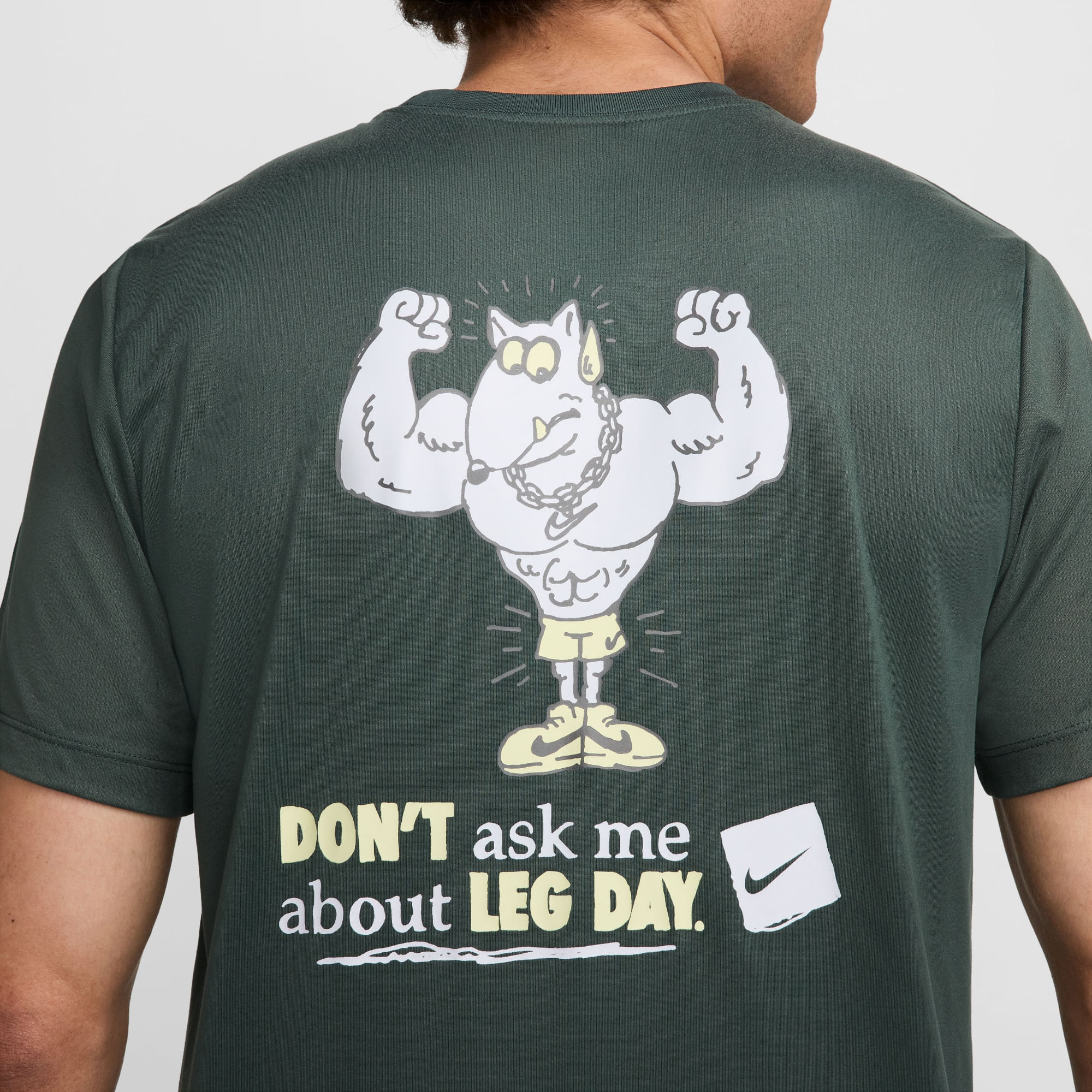 Nike M Nk Df Tee Rlgd Iykyk 2 Camiseta Manga Corta verde de hombre para entrenamiento