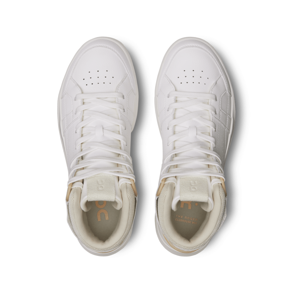 On The Roger Clubhouse Mid 2 Tenis blanco de mujer lifestyle