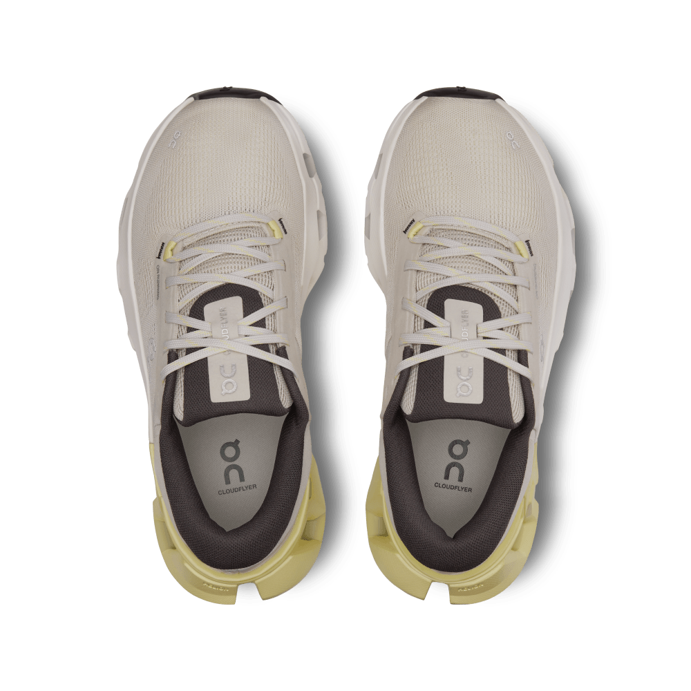 On Cloudflyer 5 Tenis beige de mujer para correr
