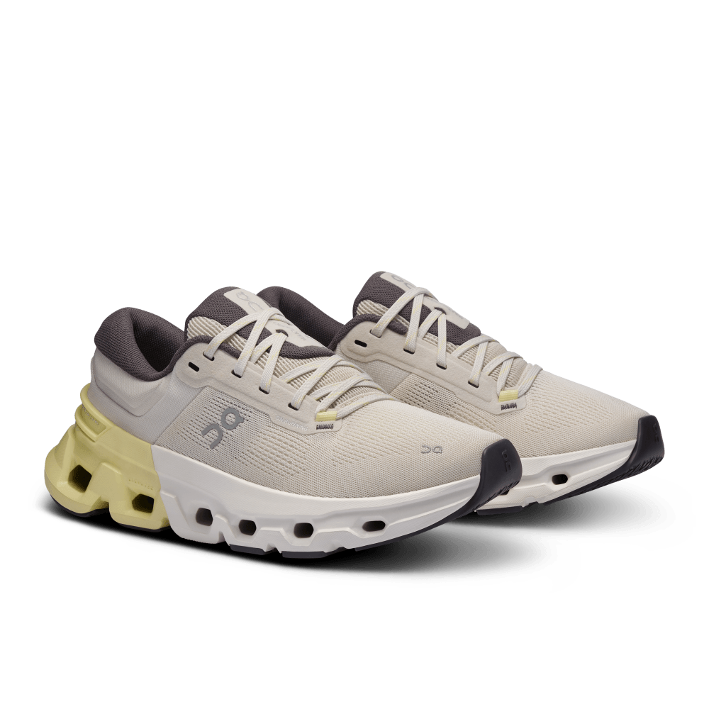 On Cloudflyer 5 Tenis beige de mujer para correr
