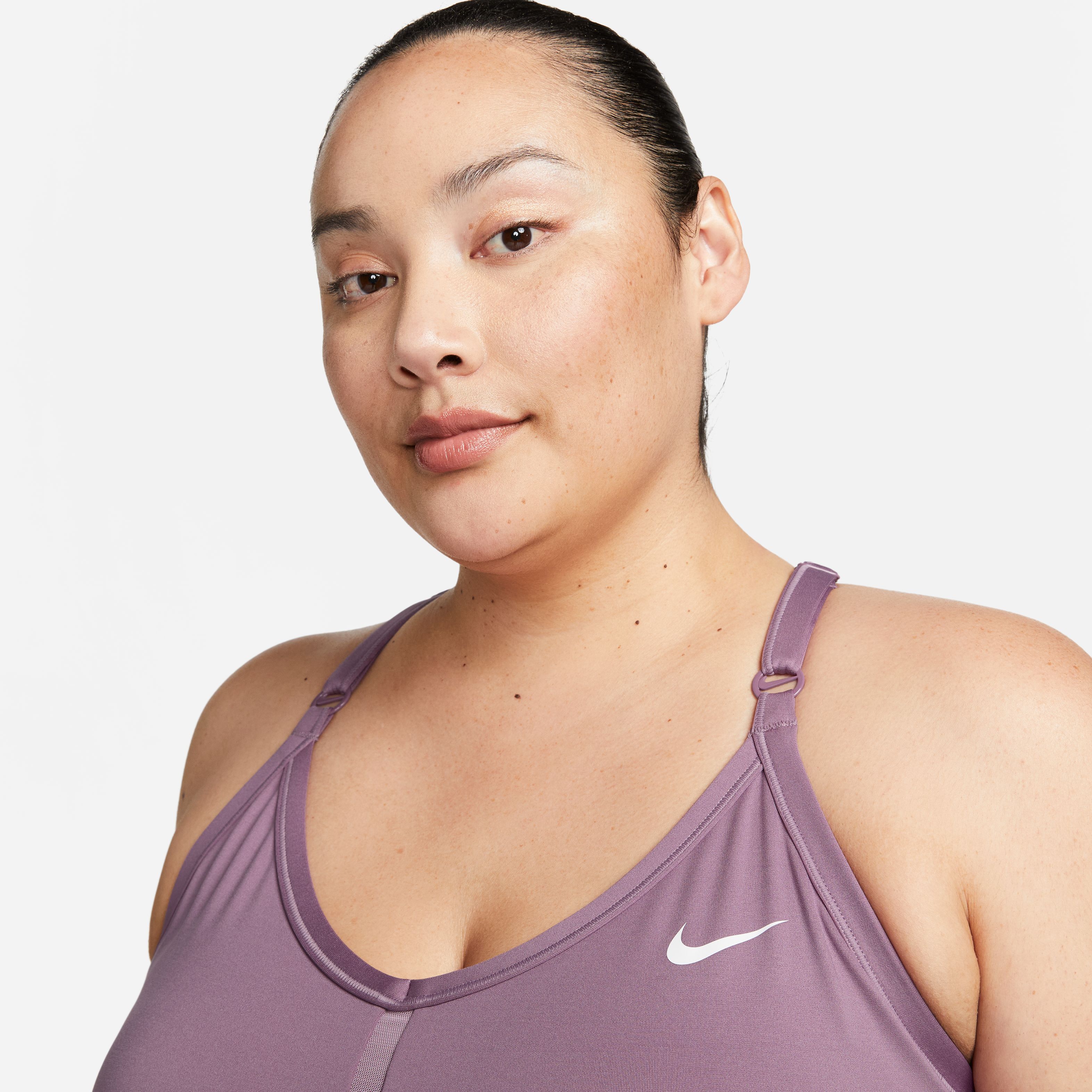 Nike W Nk Df Indy V-Neck Bra Top morado de mujer para entrenamiento
