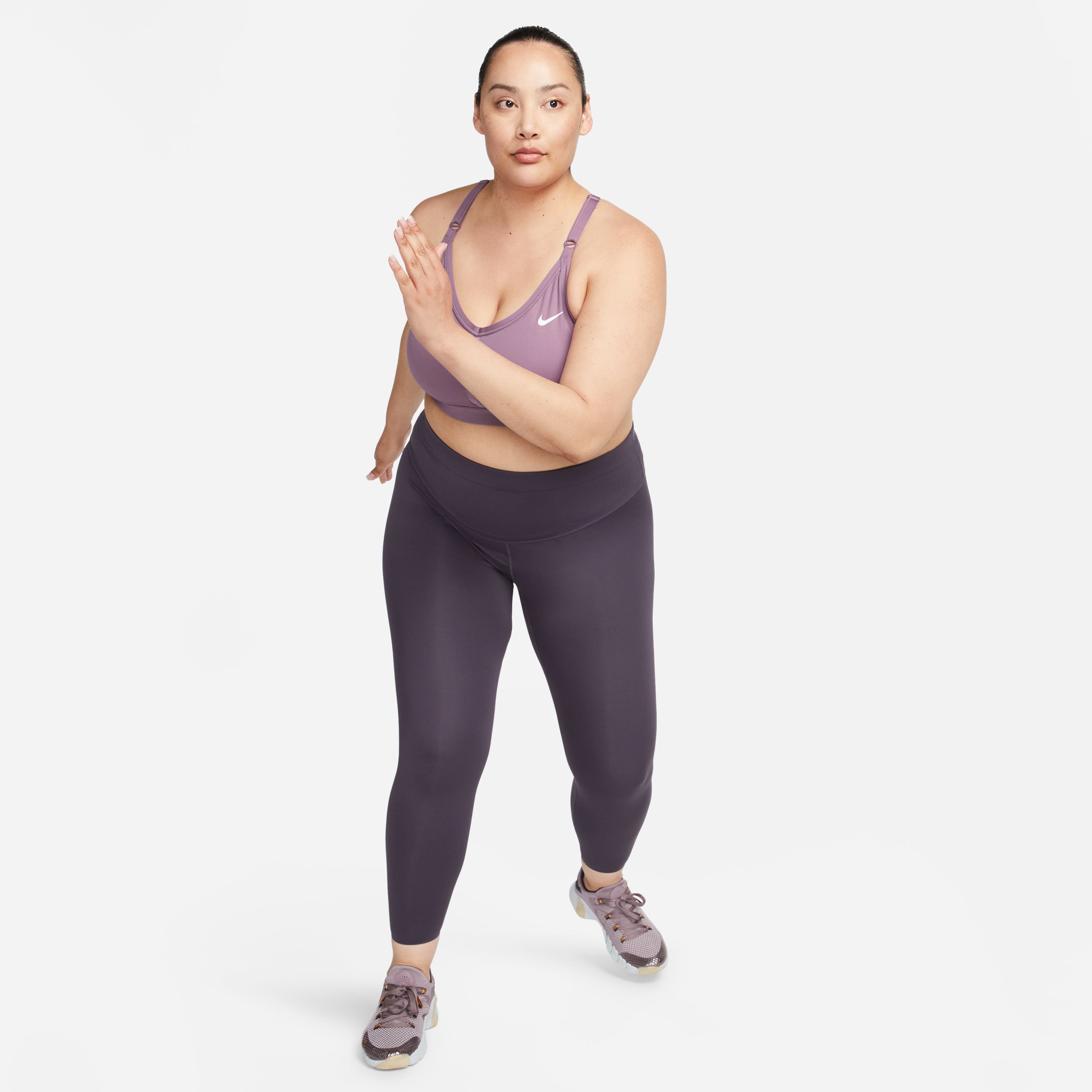 Nike W Nk Df Indy V-Neck Bra Top morado de mujer para entrenamiento