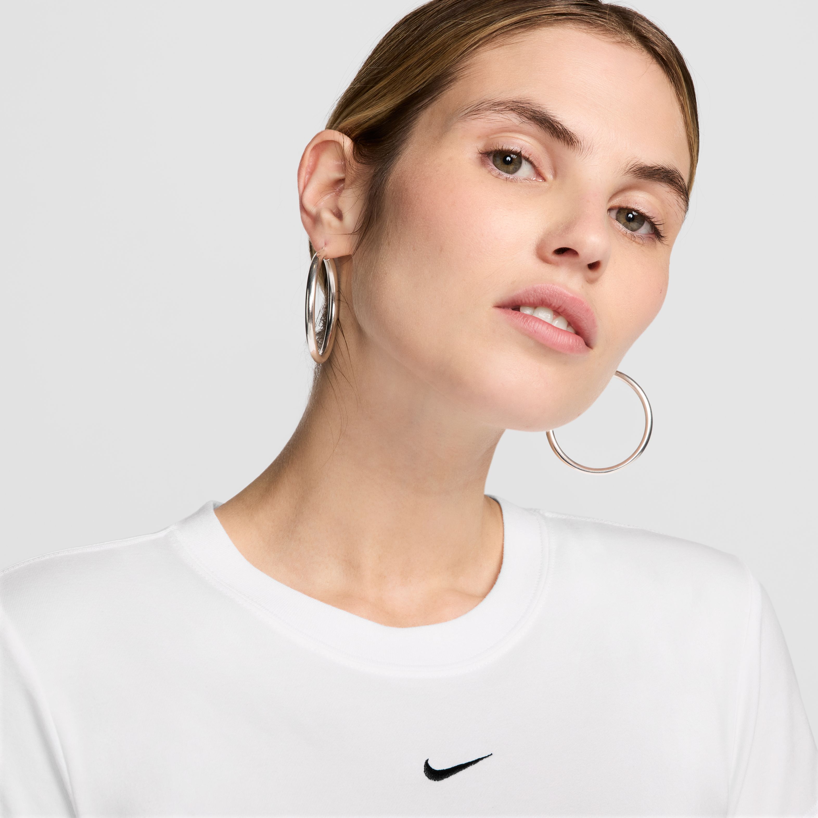 Nike W Nsw Nk Chll Knt Md Crp Camiseta Manga Corta blanco de mujer lifestyle