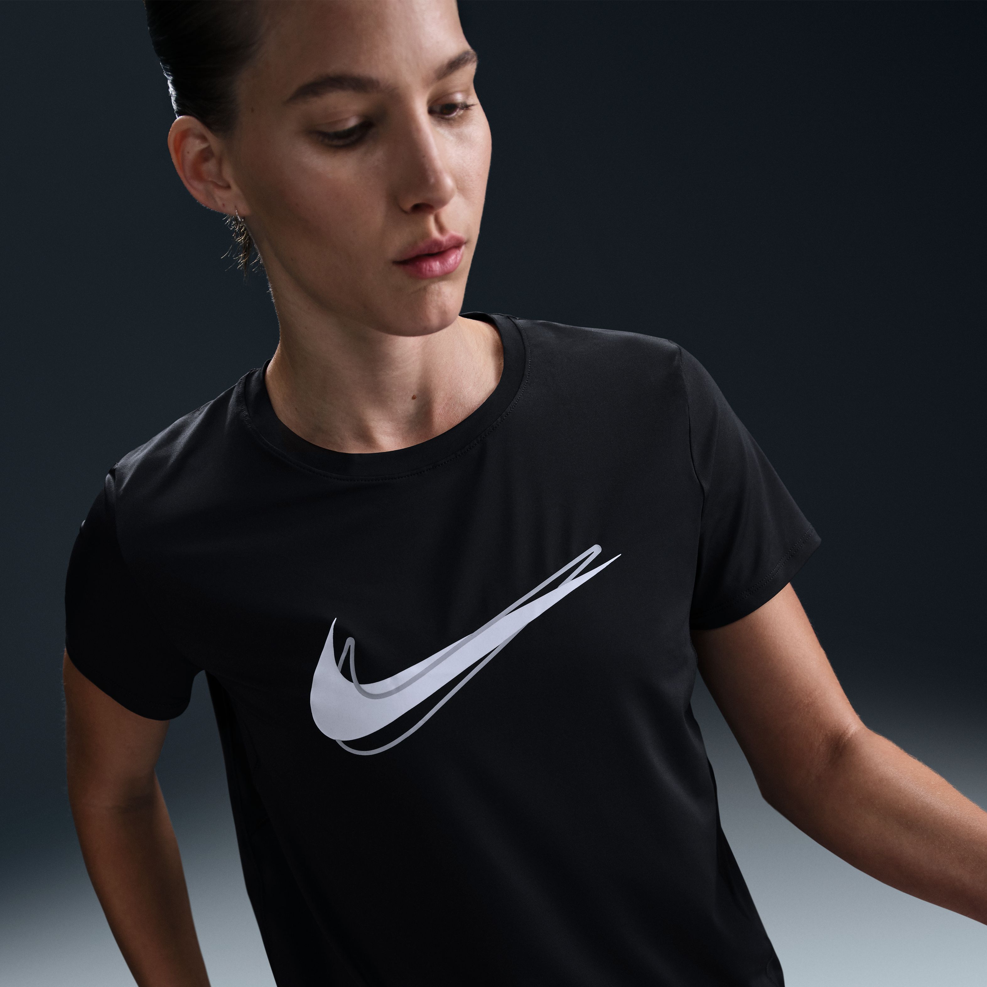 Nike W Nk One Swsh Hbr Df Ss Top Camiseta Manga Corta negro de mujer para correr