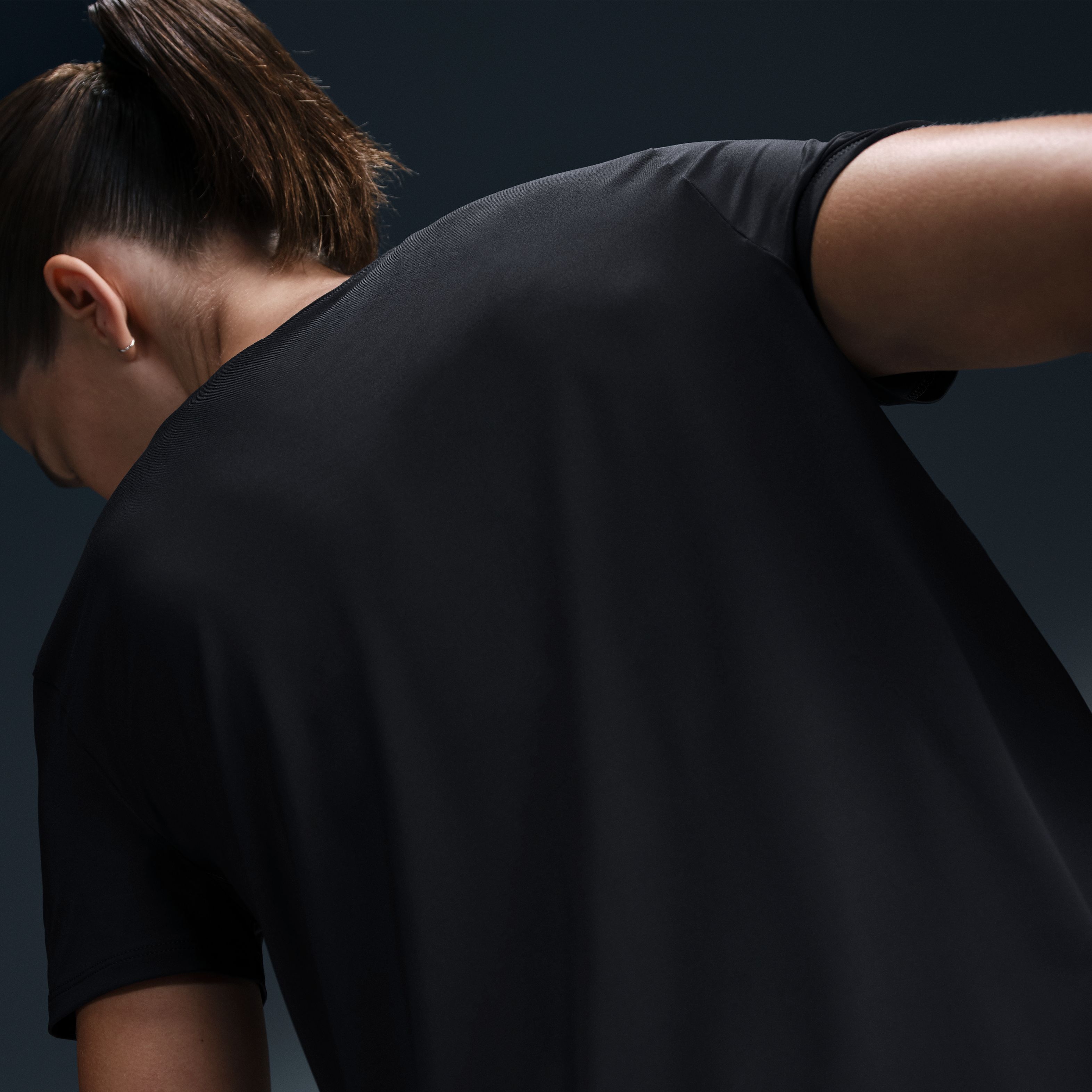 Nike W Nk One Swsh Hbr Df Ss Top Camiseta Manga Corta negro de mujer para correr