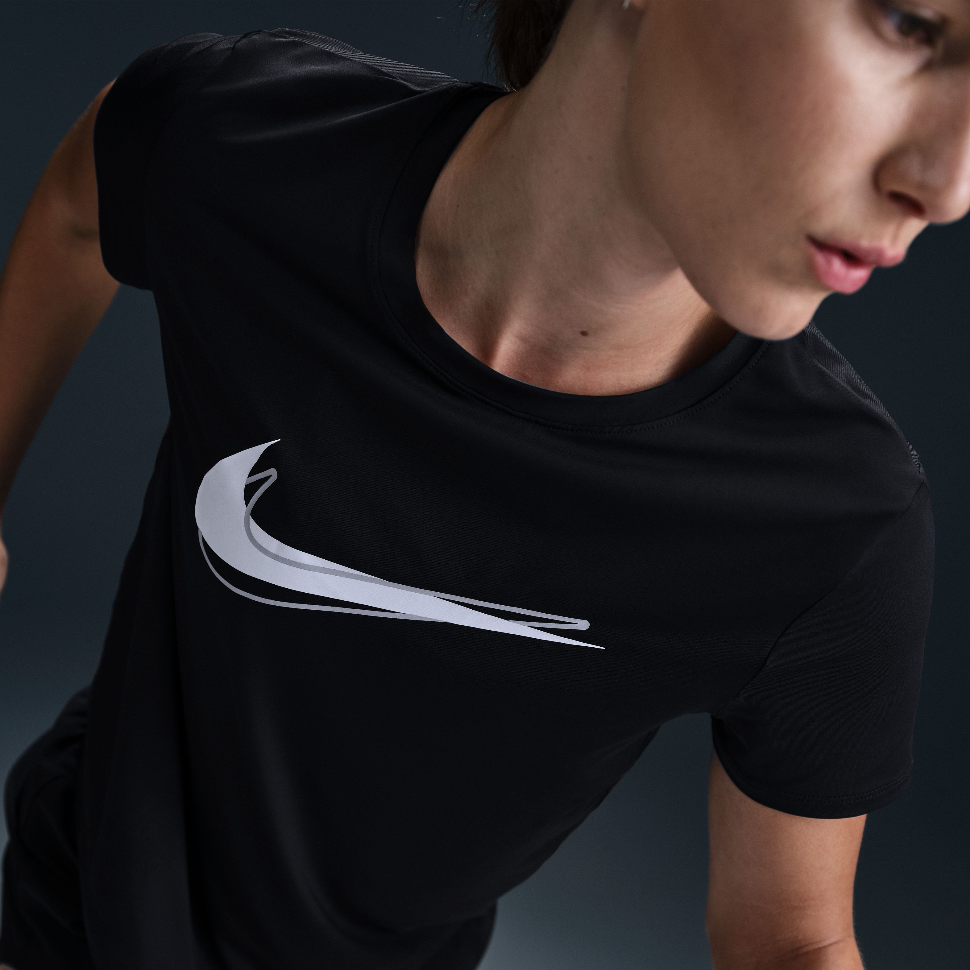 Nike W Nk One Swsh Hbr Df Ss Top Camiseta Manga Corta negro de mujer para correr