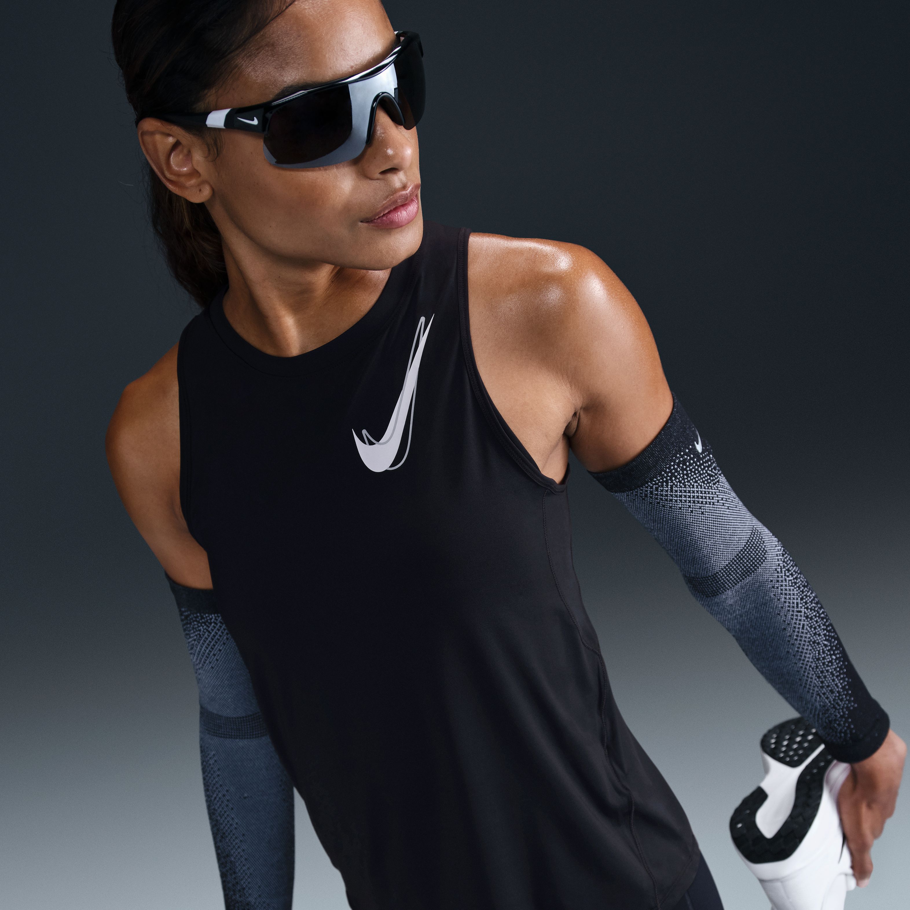 Nike W Nk One Swsh Hbr Df Tank Camiseta Manga Sisa negro de mujer para correr