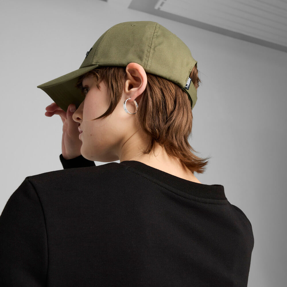 Puma Ess Metal Cat Bb Cap Gorra verde de hombre lifestyle