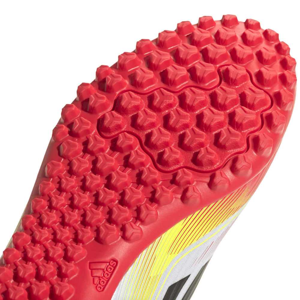 Adidas Guayos F50 Club Pasto Sintetico blanco de hombre para futbol