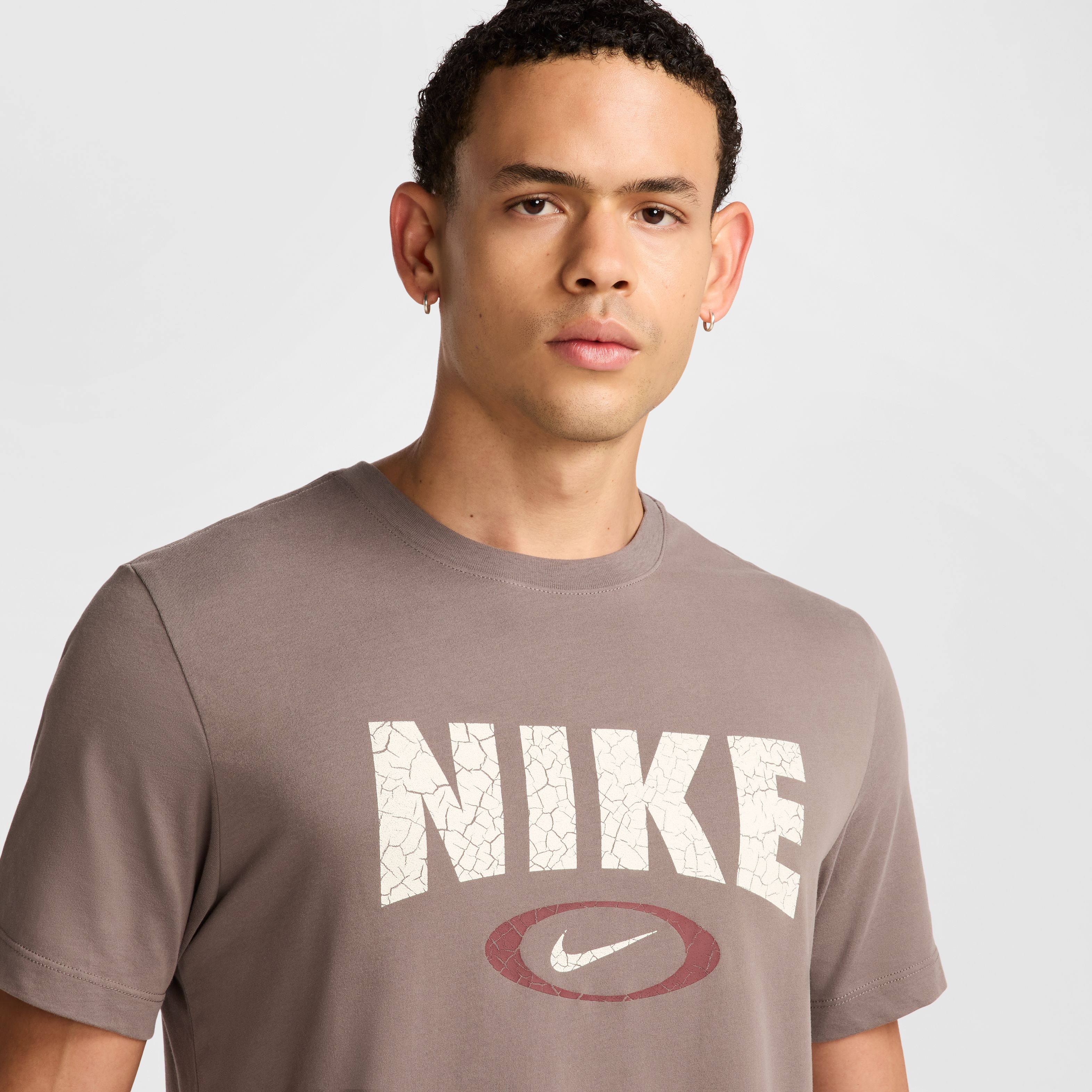 Nike M Nk Df Tee Hbr Novelty Camiseta Manga Corta cafe de hombre para entrenamiento
