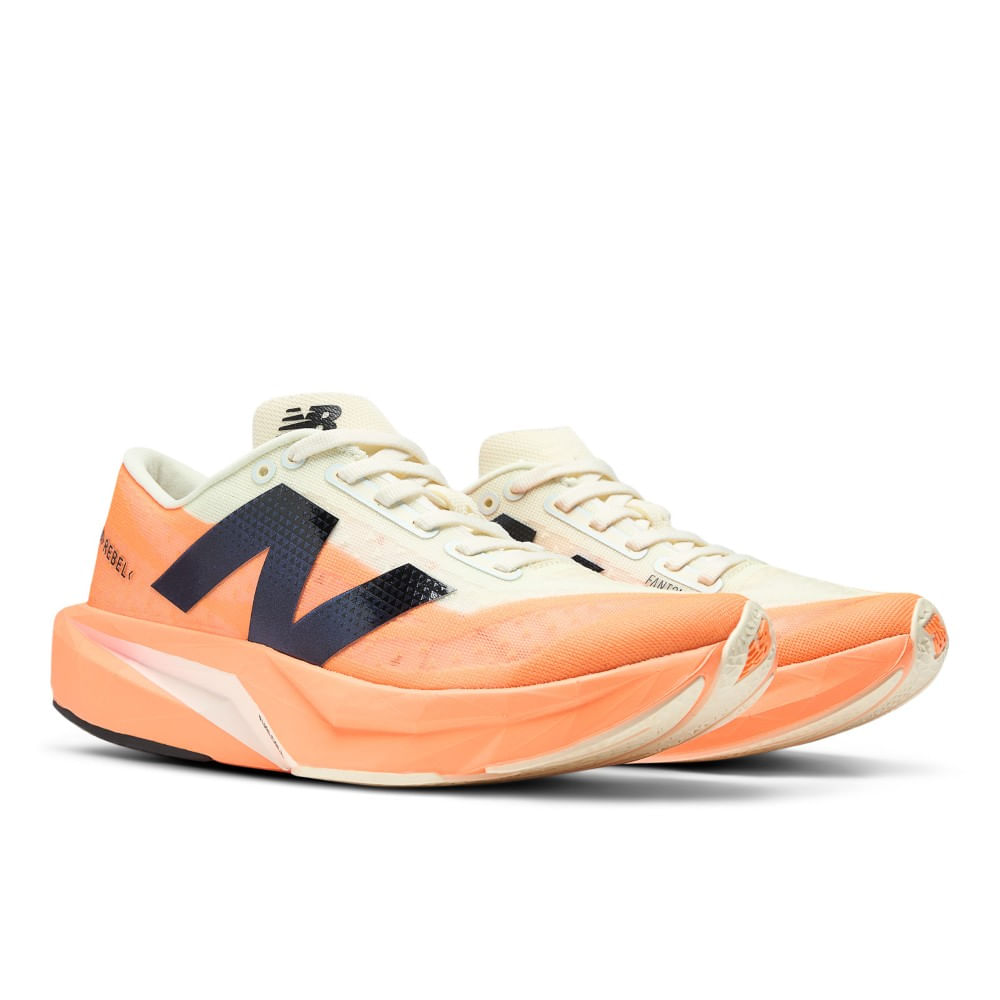 New Balance Rebel V4 Tenis naranja de mujer para correr
