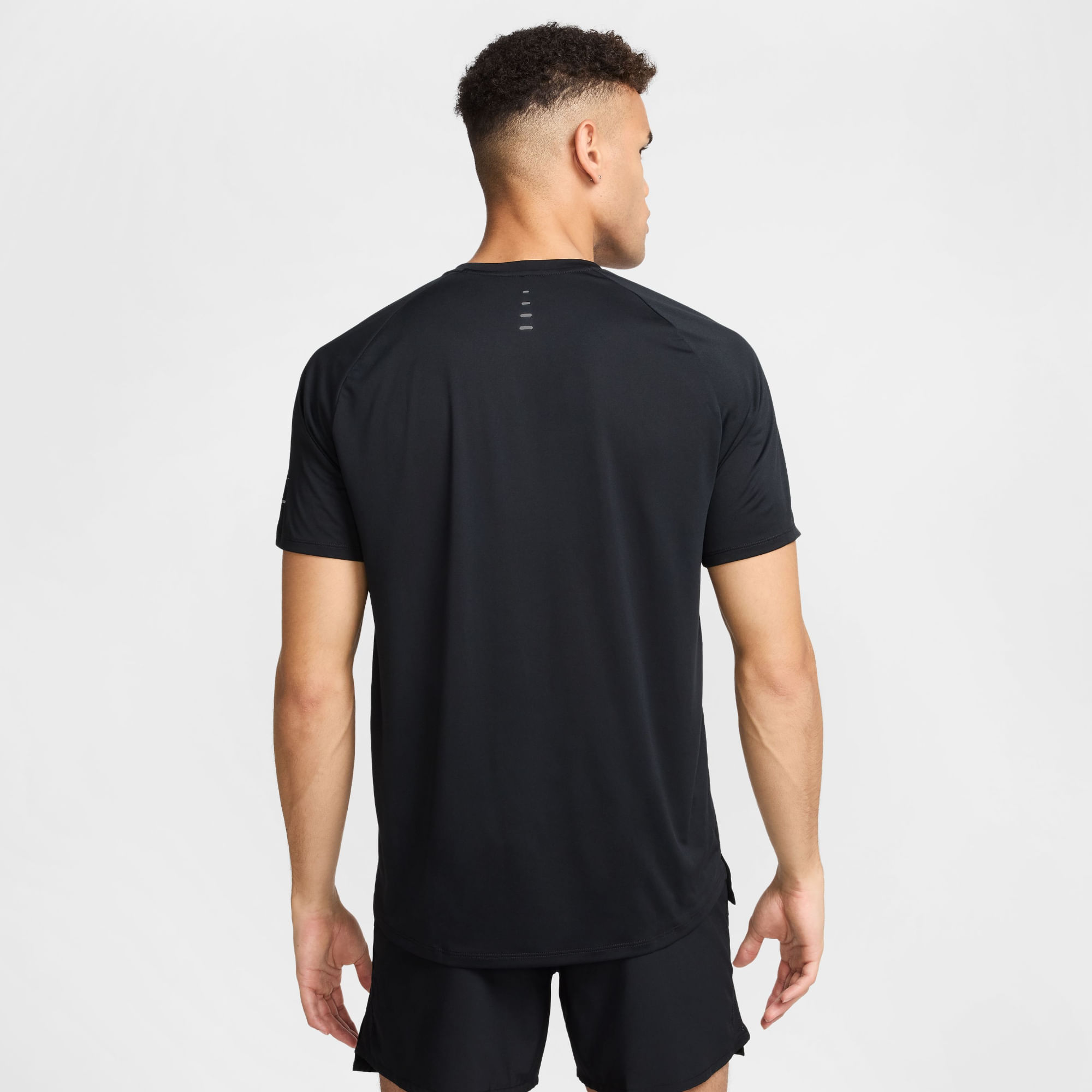 Nike M Nk Dfadv Stride Ss Top Camiseta Manga Corta negro de hombre para correr