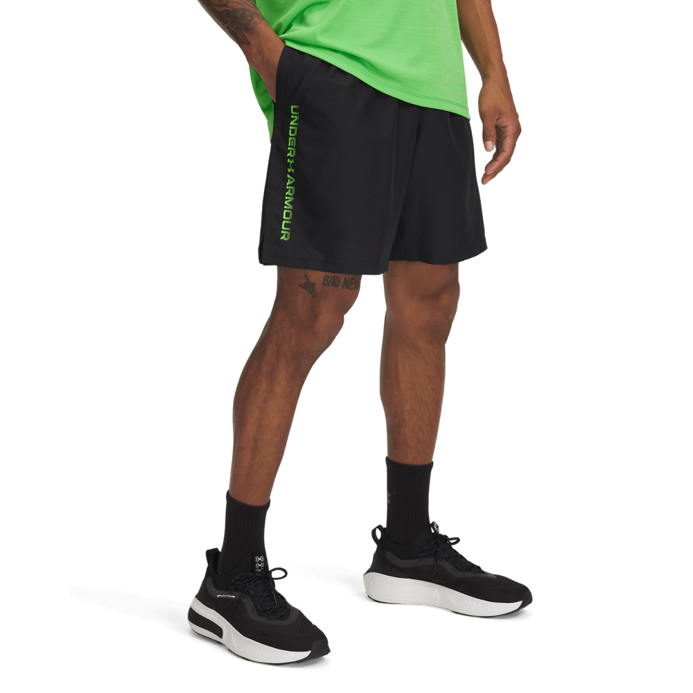UA Tech Woven Wordmark Short Pantaloneta negro de hombre para entrenamiento