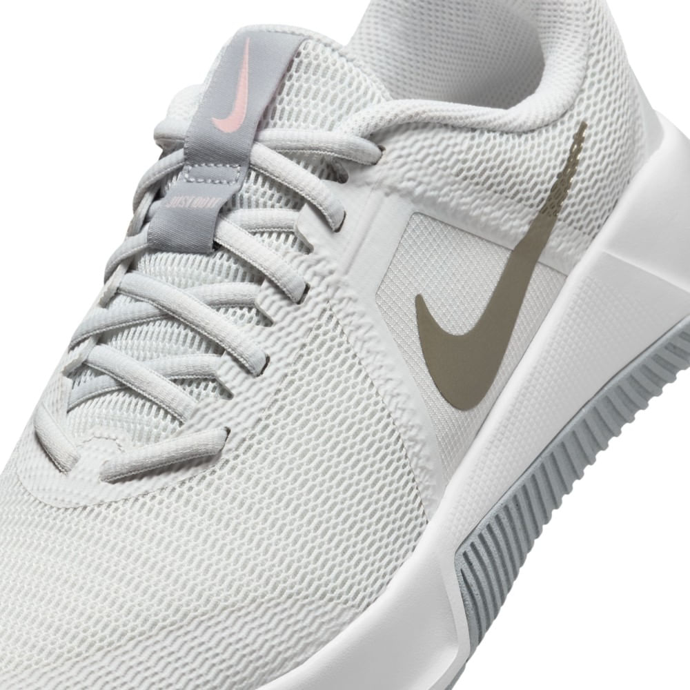 Nike W Nike Mc Trainer 3 Tenis gris de mujer para entrenamiento
