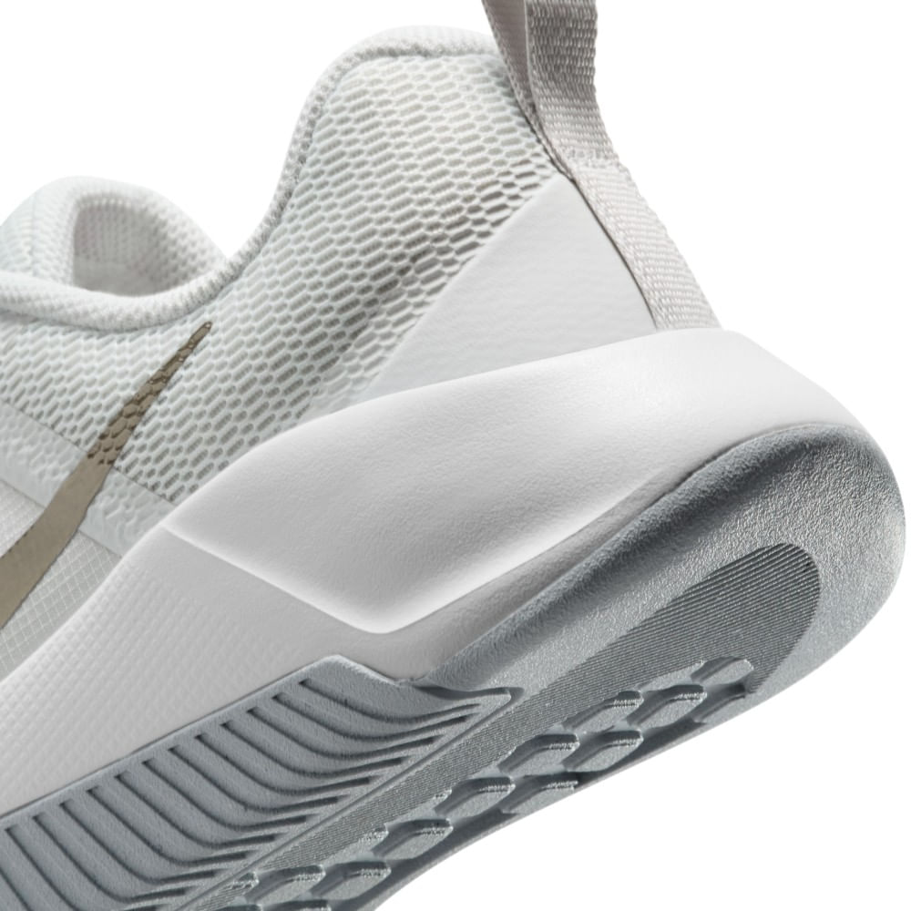 Nike W Nike Mc Trainer 3 Tenis gris de mujer para entrenamiento