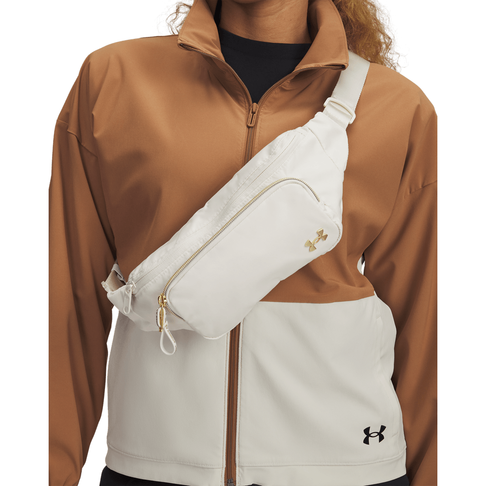 UA Studio Wb Xbody Canguro cafe de mujer lifestyle