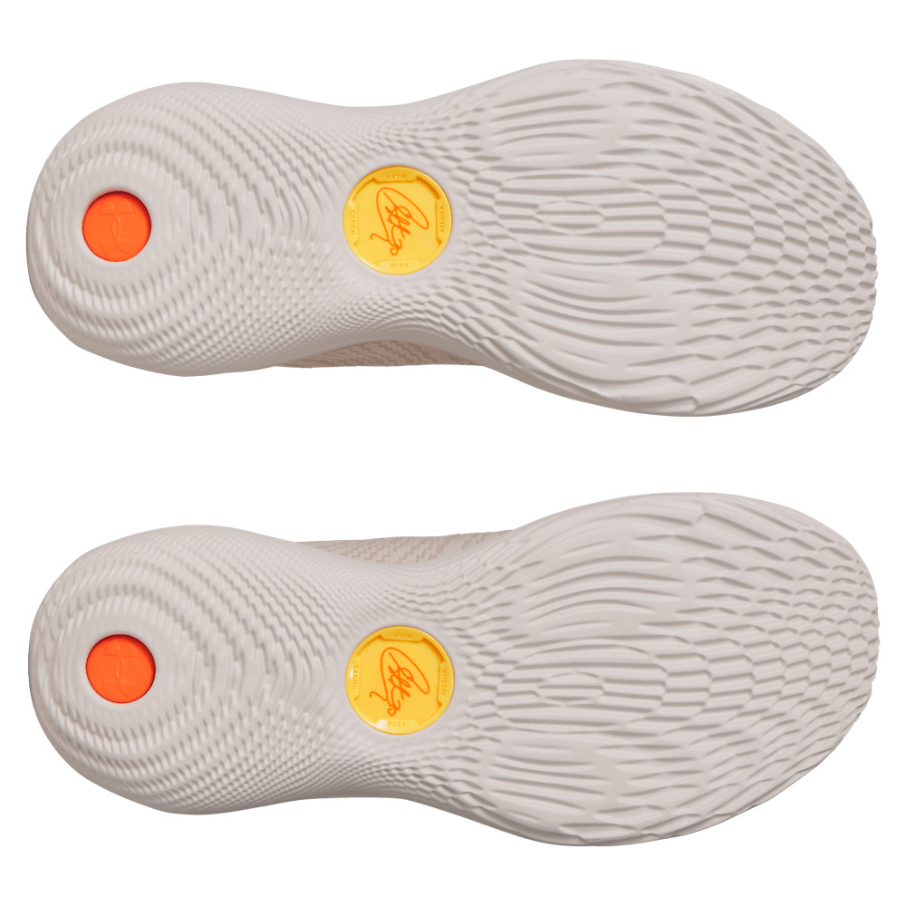 UA Ry 12 Stephen Curry Tenis beige de hombre para baloncesto