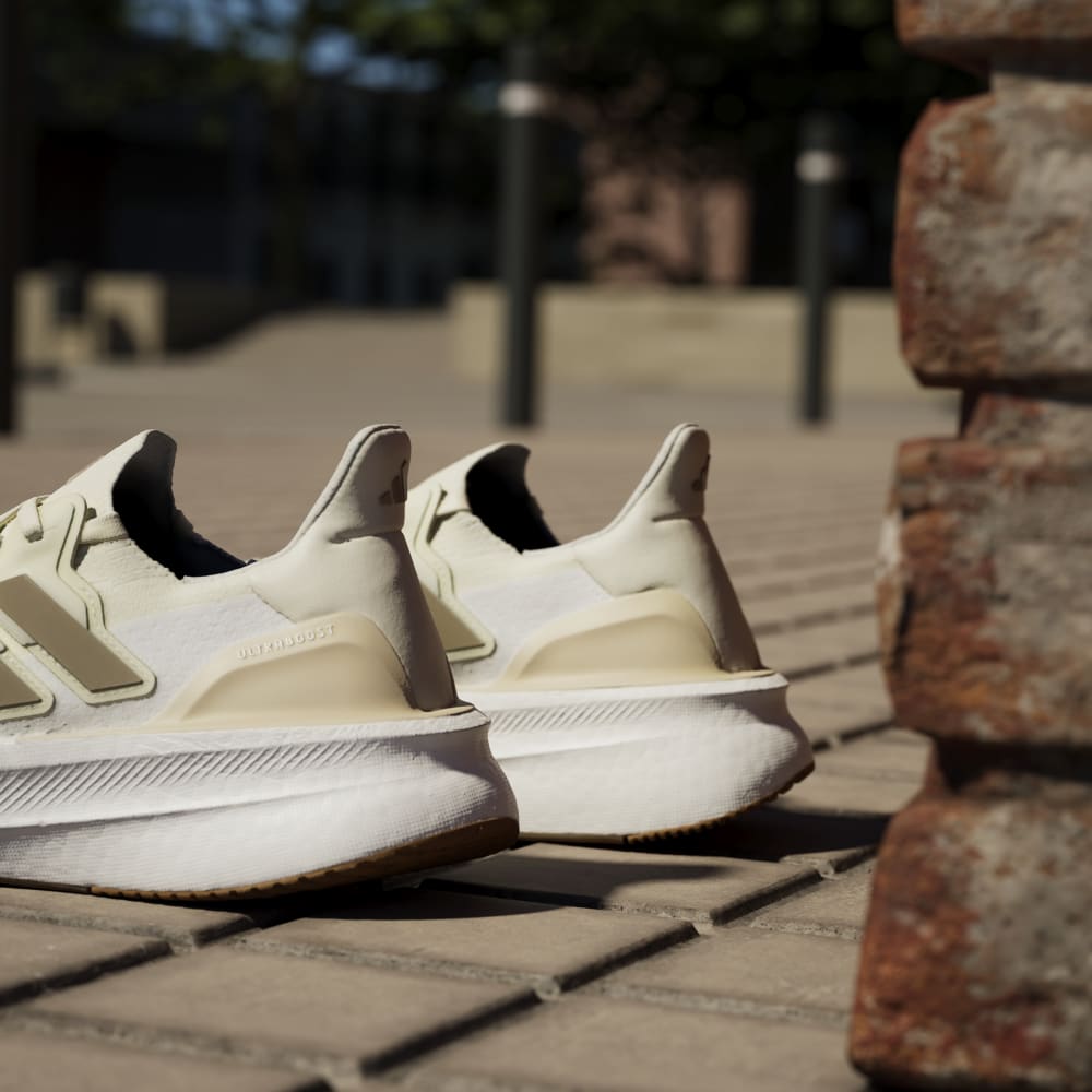 Adidas Tenis Ultraboost 5 verde de mujer para correr