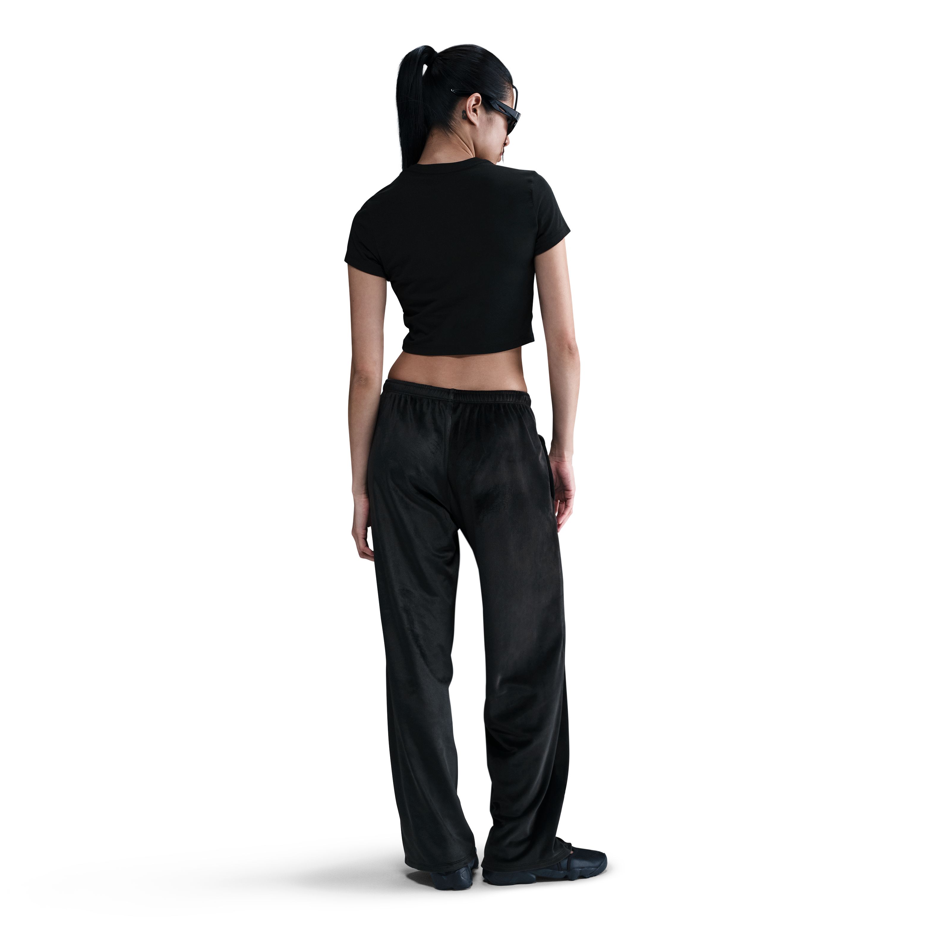 Nike W Nsw Nk Chll Knt Crp Camiseta Manga Corta negro de mujer lifestyle