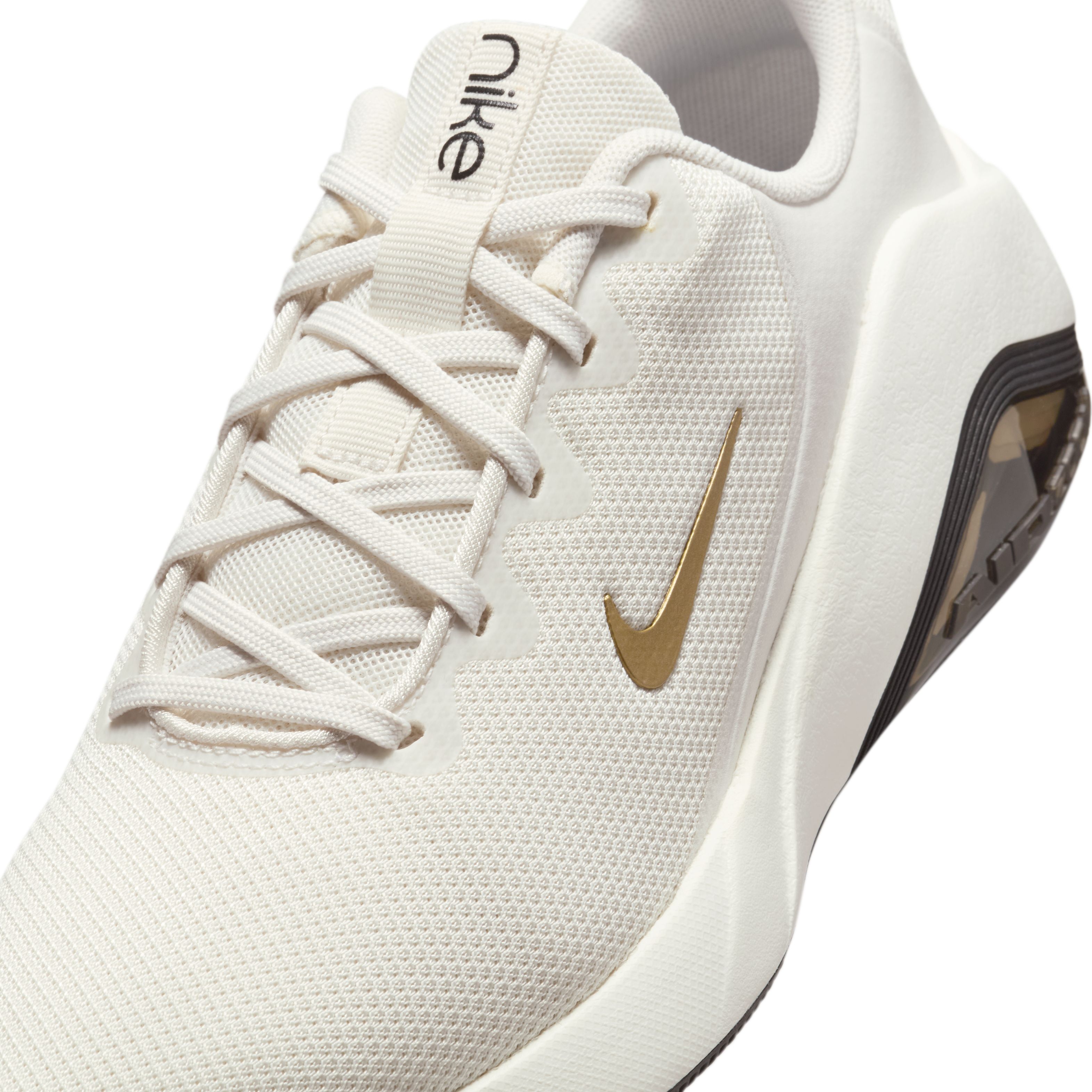 Nike W Nike Air Zoom Bella 7 Tenis negro de mujer para entrenamiento