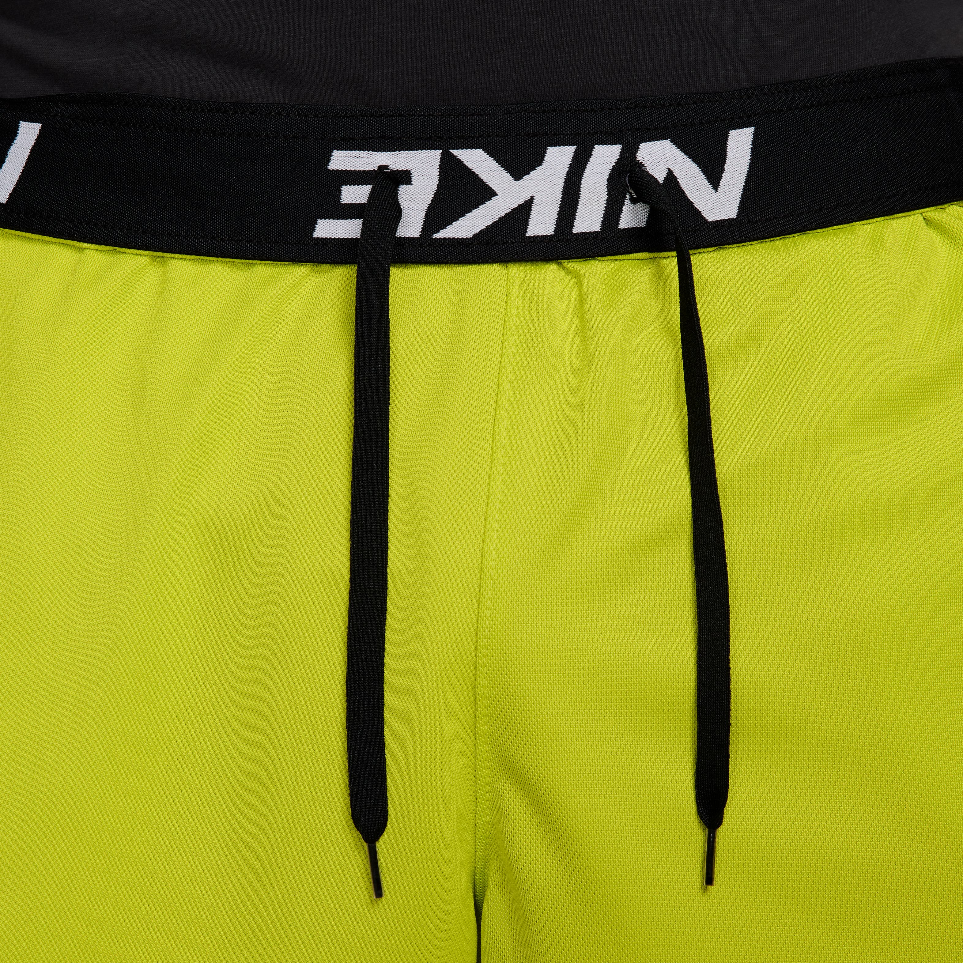 Nike M Nk Df Totality Gfx Short 7Ul Pantaloneta verde de hombre para entrenamiento
