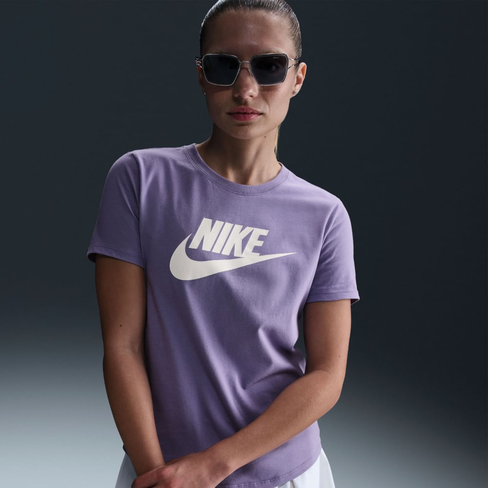 Nike W Nsw Club Ss Tee Icn Ftra Camiseta Manga Corta morado de mujer lifestyle