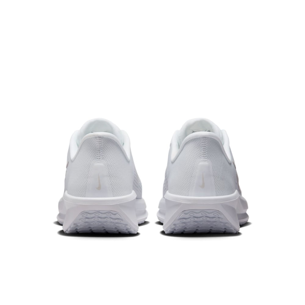 Nike Wmns Nike Quest 6 Tenis blanco de mujer para correr