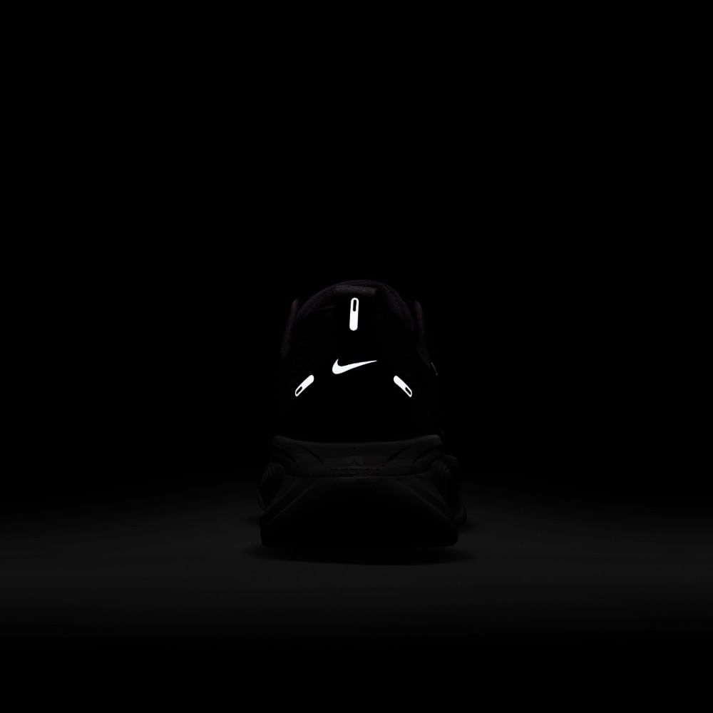 Nike Vomero 18 Tenis negro de hombre para correr