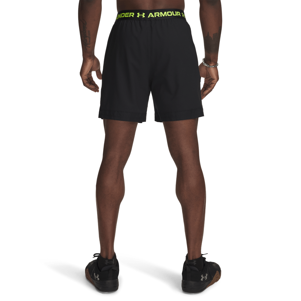 UA Vanish Woven 6In Shorts Pantaloneta negro de hombre para entrenamiento