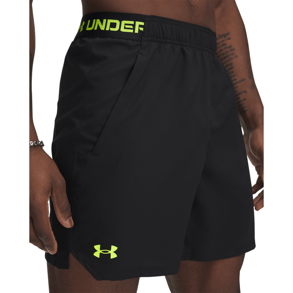 UA Vanish Woven 6In Shorts Pantaloneta negro de hombre para entrenamiento