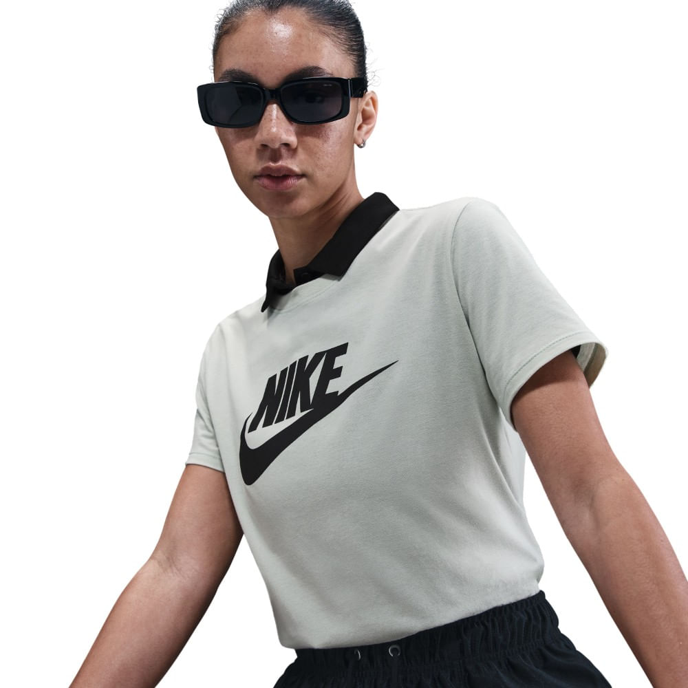 Nike W Nsw Club Ss Tee Icn Ftra Camiseta Manga Corta gris de mujer lifestyle