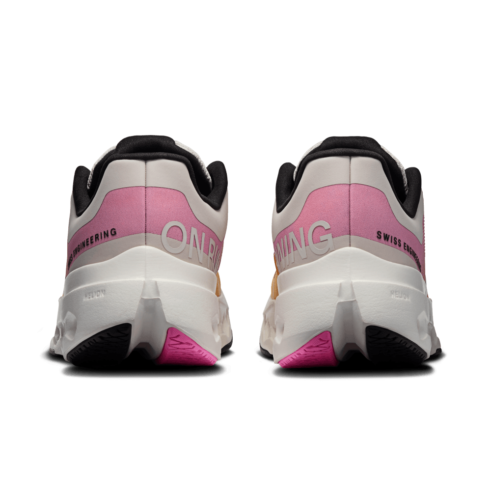 On Cloudsurfer Next Tenis naranja de mujer para correr