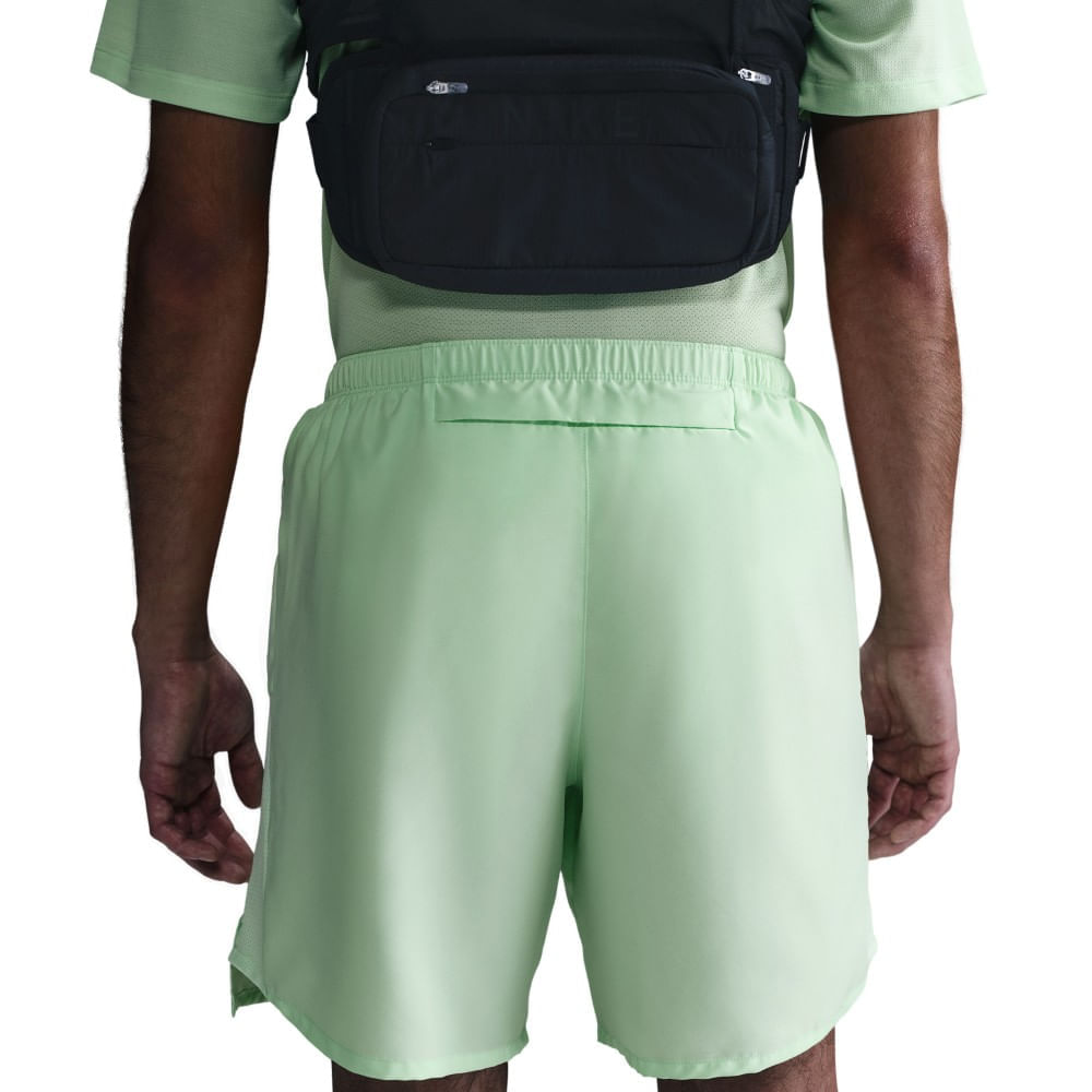 Nike M Nk Df Challenger Short 7Bf Pantaloneta verde de hombre para correr