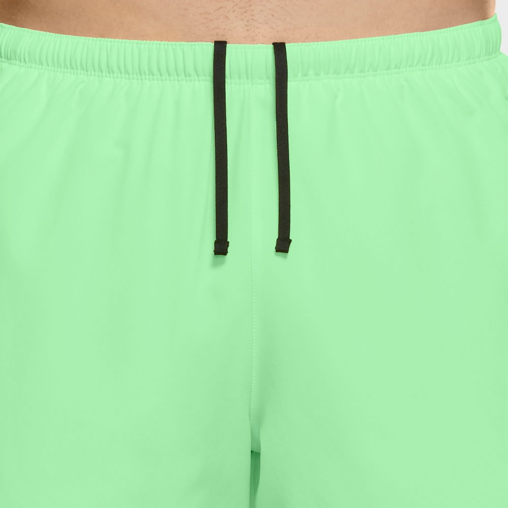 Nike M Nk Df Challenger Short 7Bf Pantaloneta verde de hombre para correr