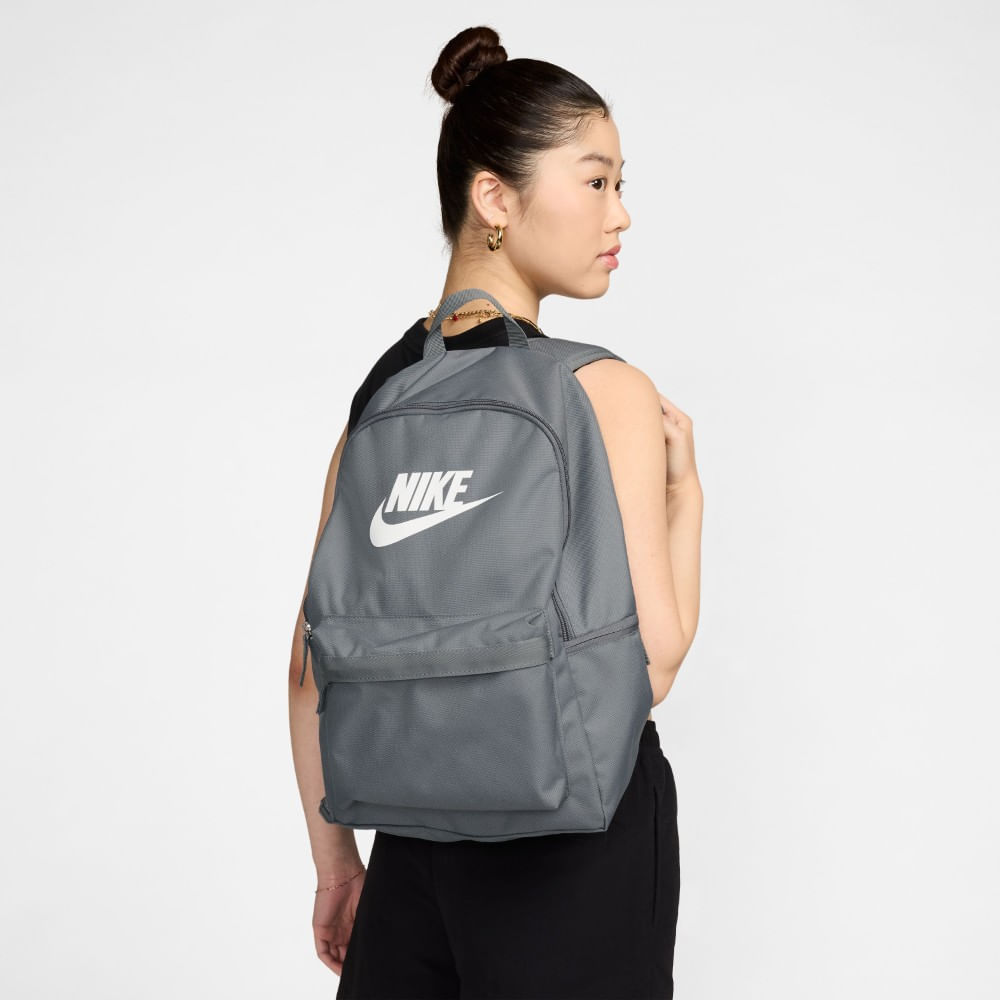 Nike Nk Heritage Bkpk Maletín gris de hombre lifestyle