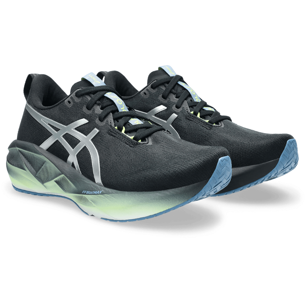 Asics Novablast 5 Luxe Tenis negro de mujer para correr