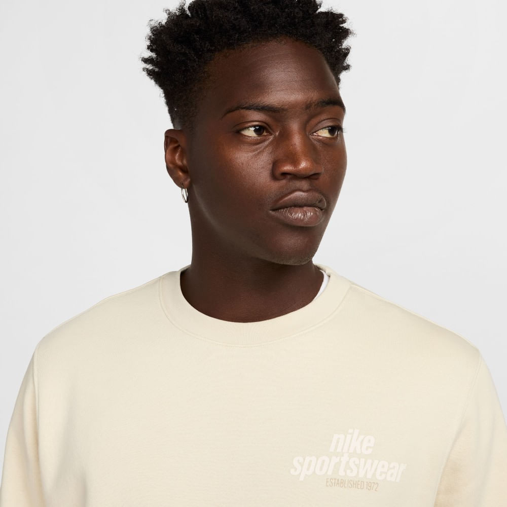 Nike M Nk Club Bb Crew Nsw Gfx Camiseta Manga Larga beige de hombre lifestyle