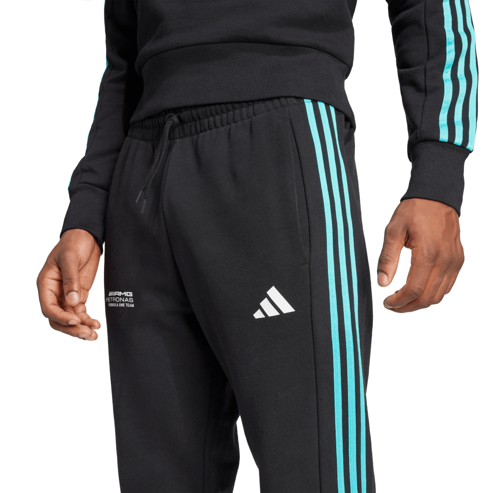 Adidas Mercedes Benz F1 Pantalón negro de hombre lifestyle