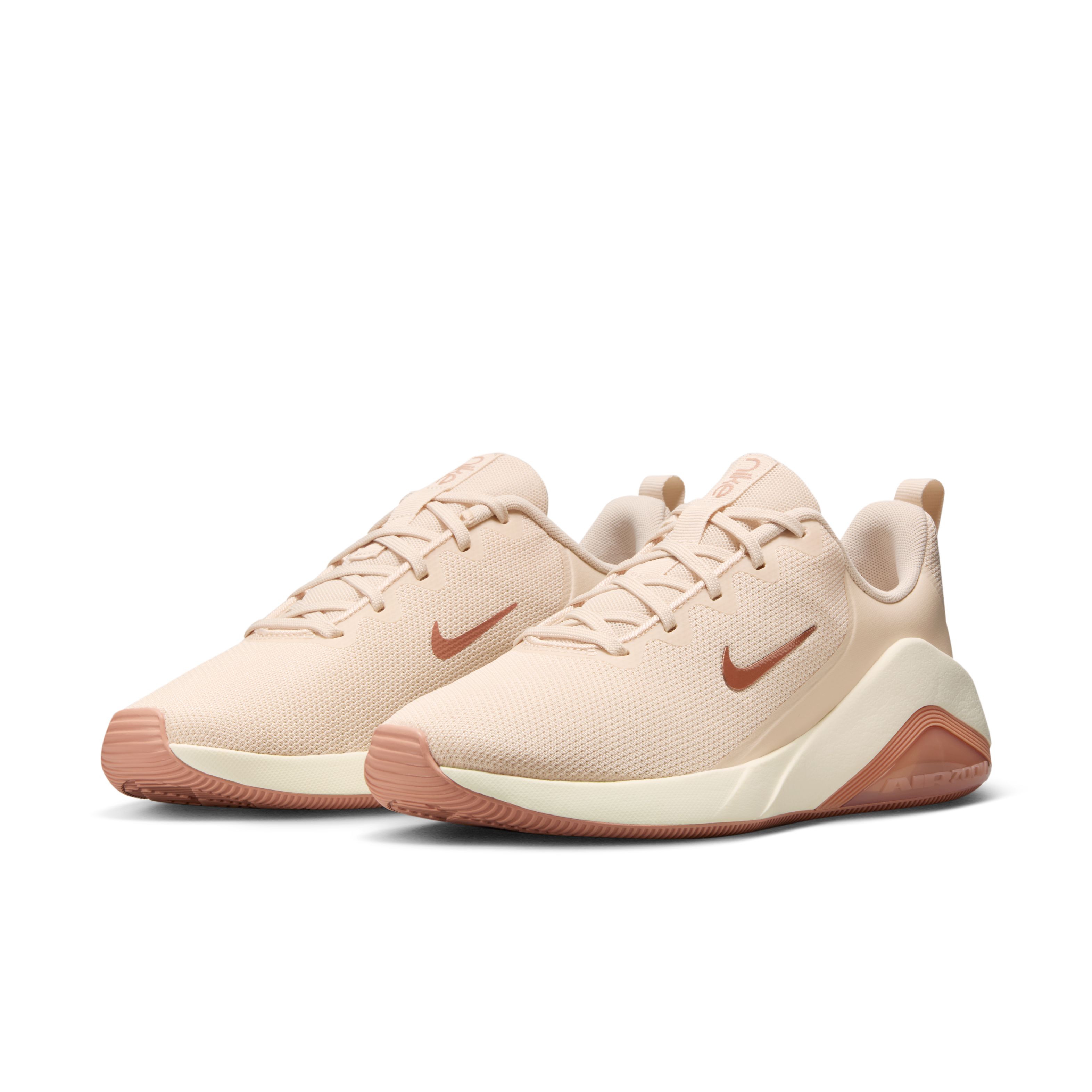 Nike W Nike Air Zoom Bella 7 Tenis beige de mujer para entrenamiento