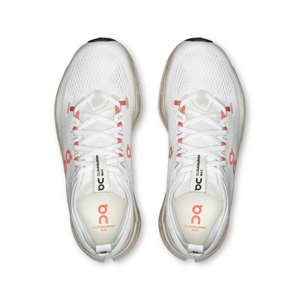 On Cloudsurfer Max Tenis beige de mujer para correr