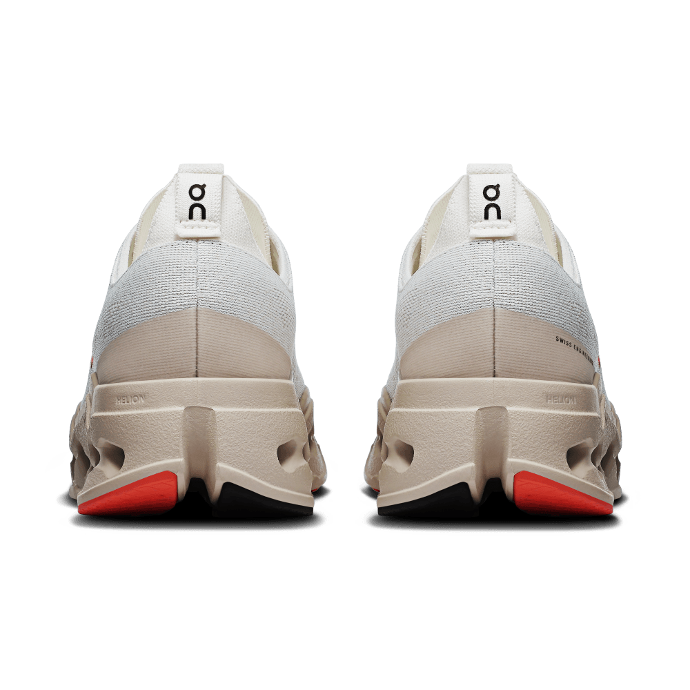 On Cloudsurfer Max Tenis beige de mujer para correr
