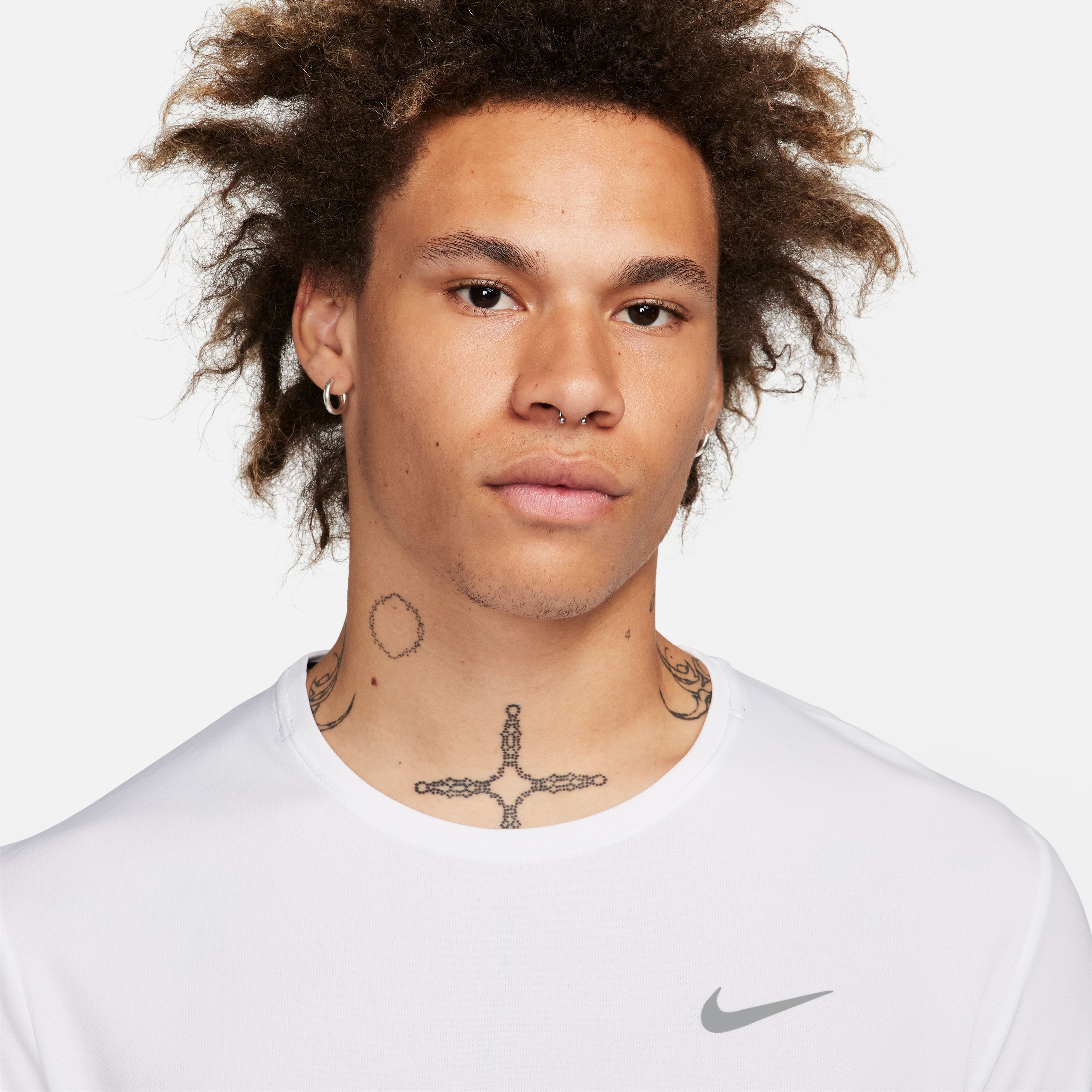 Nike M Nk Df Uv Miler Top Ls Camiseta Manga Larga blanco de hombre para correr