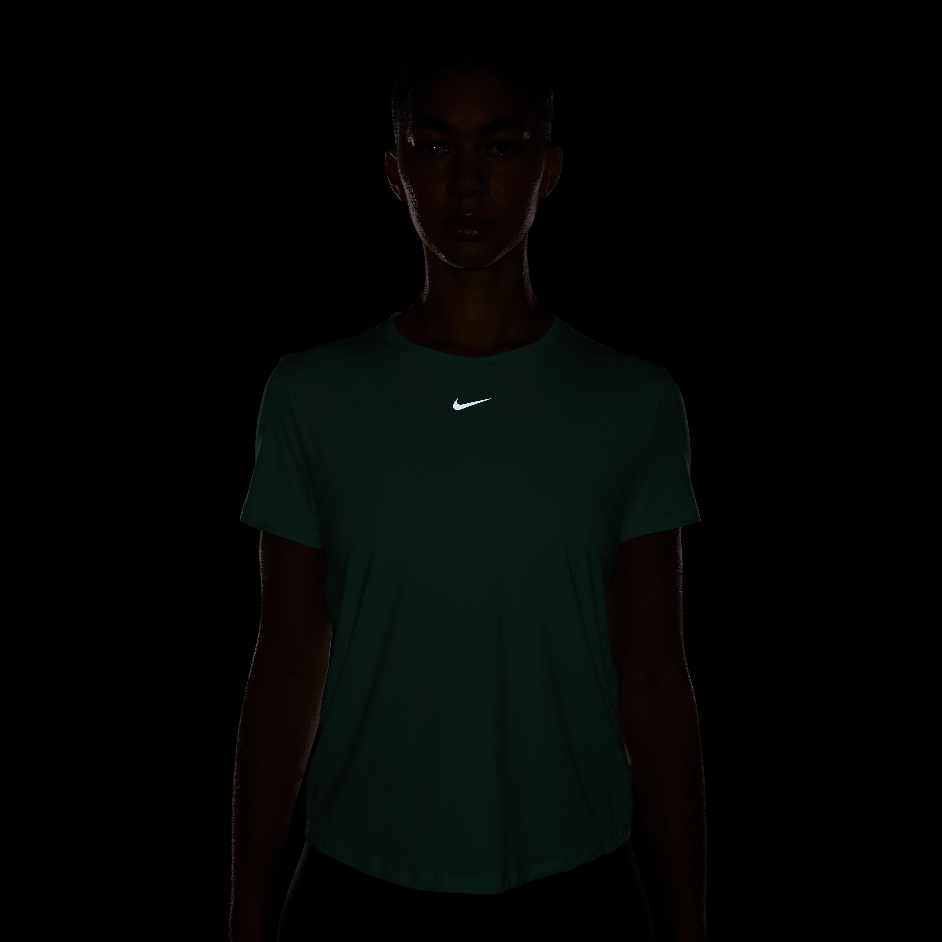 Nike W Nk One Classic Df Ss Top Camiseta Manga Corta verde de mujer para entrenamiento