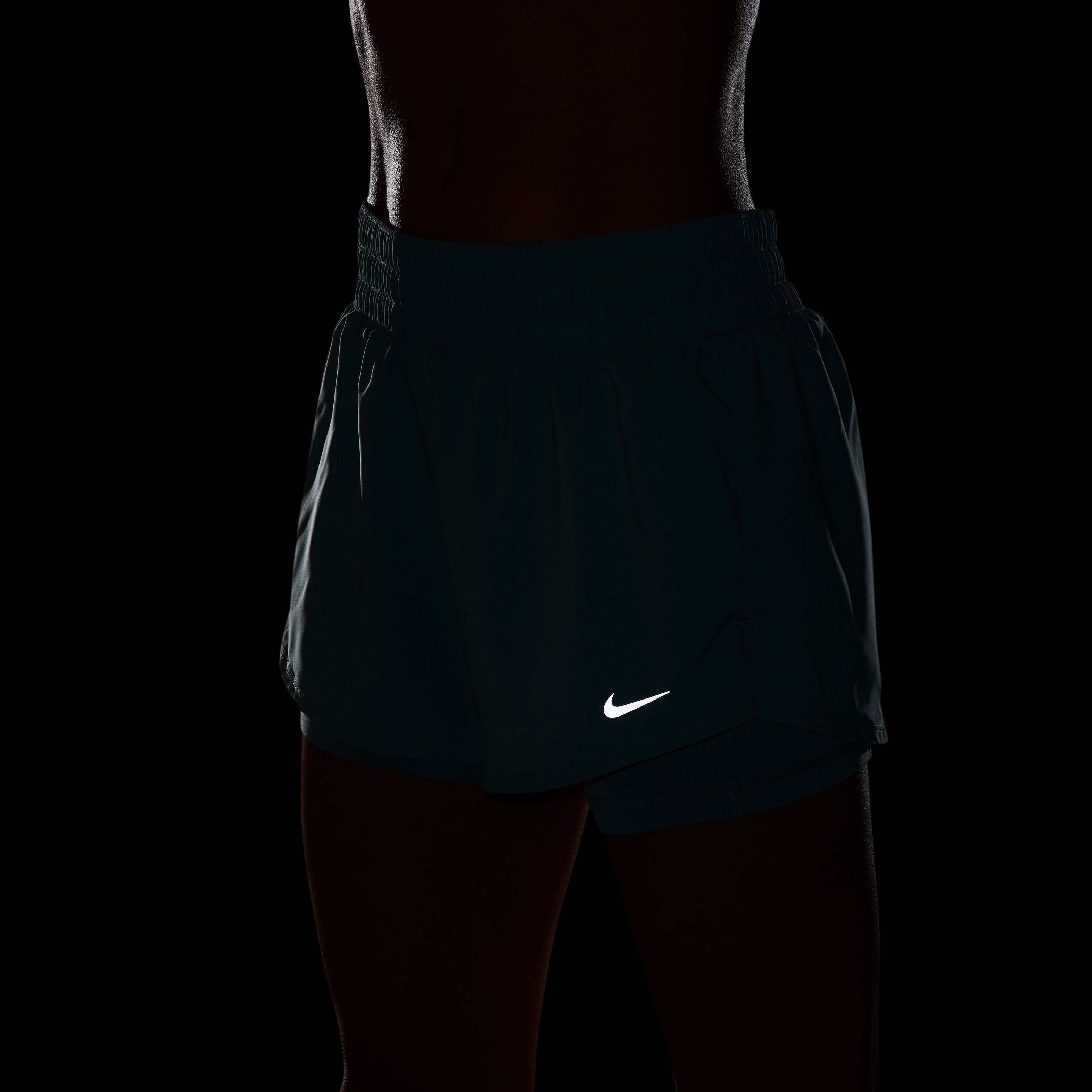 Nike W Nk One Df Mr 3In 2N1 Short Pantaloneta verde de mujer para entrenamiento